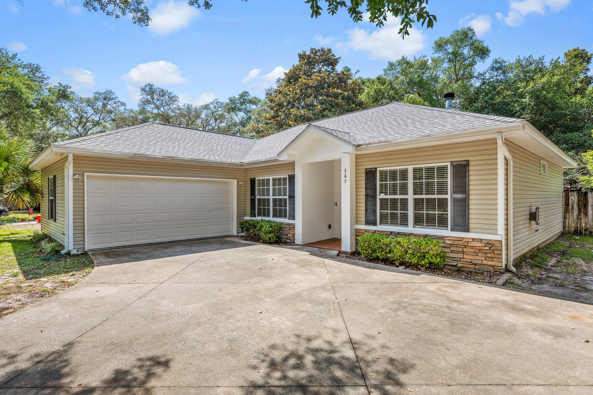 ELLIOTTS POINT - Residential