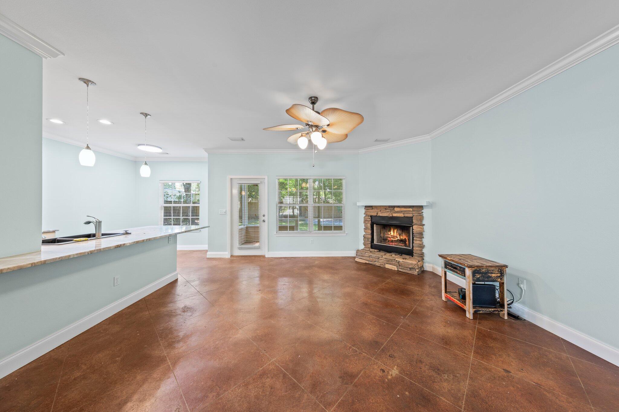 ELLIOTTS POINT - Residential