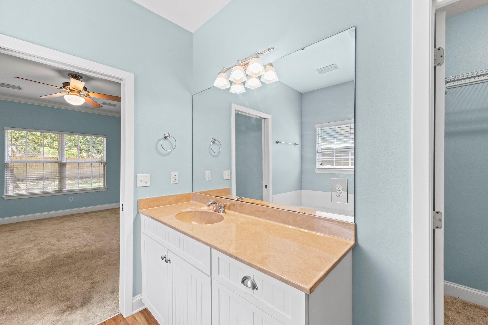 ELLIOTTS POINT - Residential