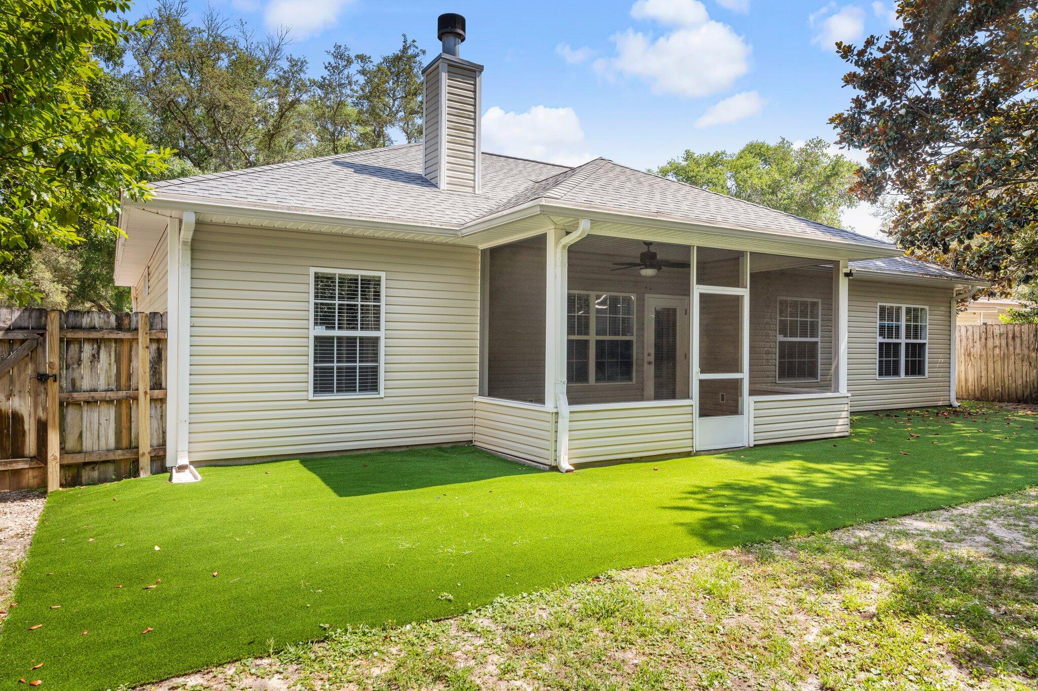 ELLIOTTS POINT - Residential