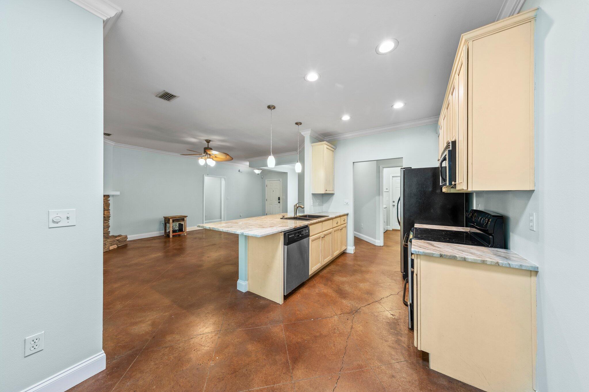 ELLIOTTS POINT - Residential