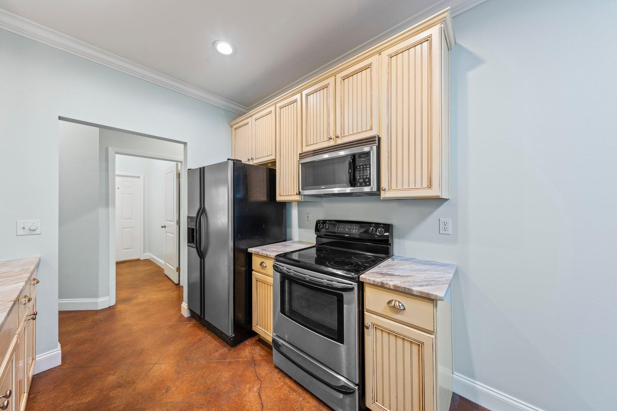 ELLIOTTS POINT - Residential