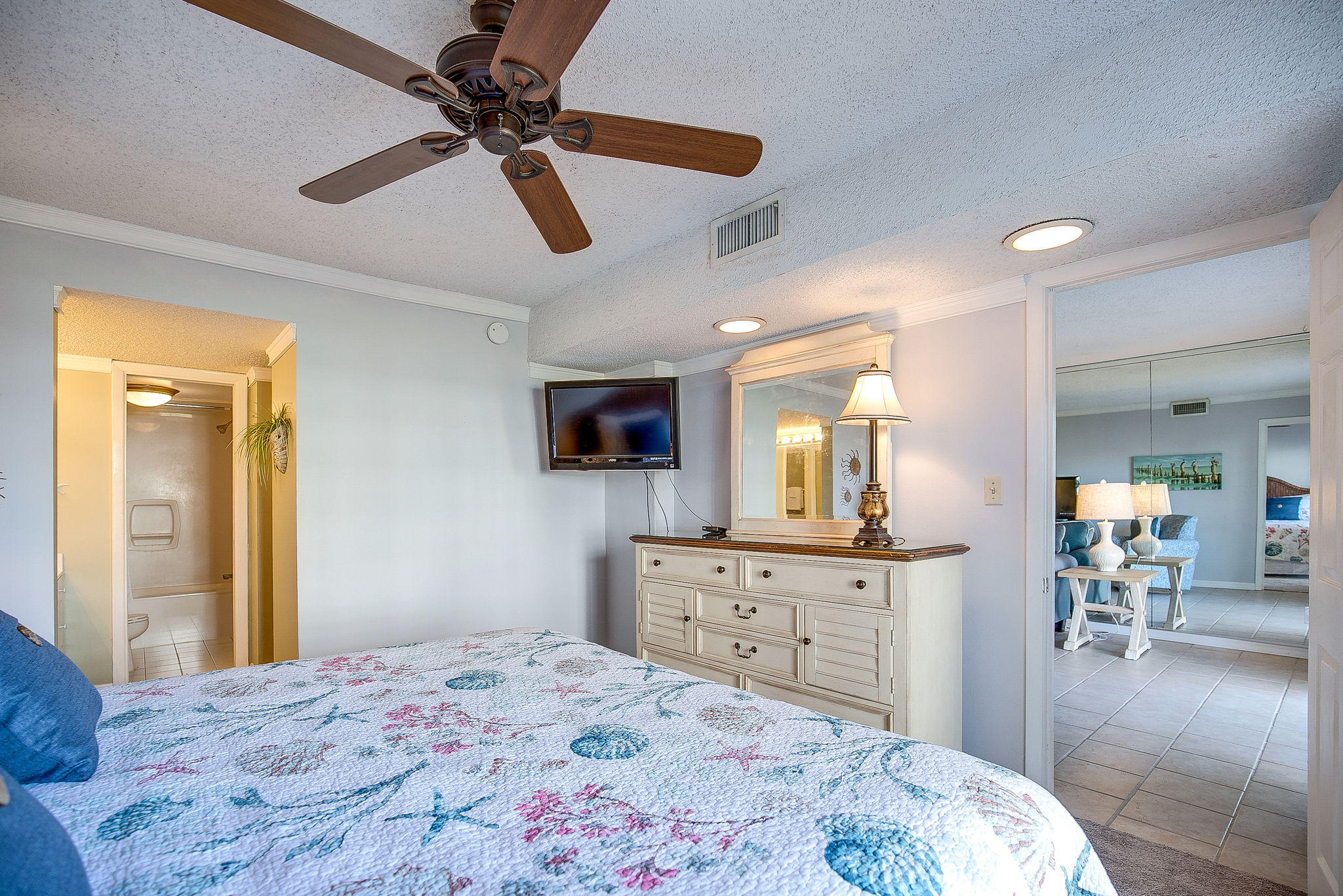 EL MATADOR CONDO - Residential