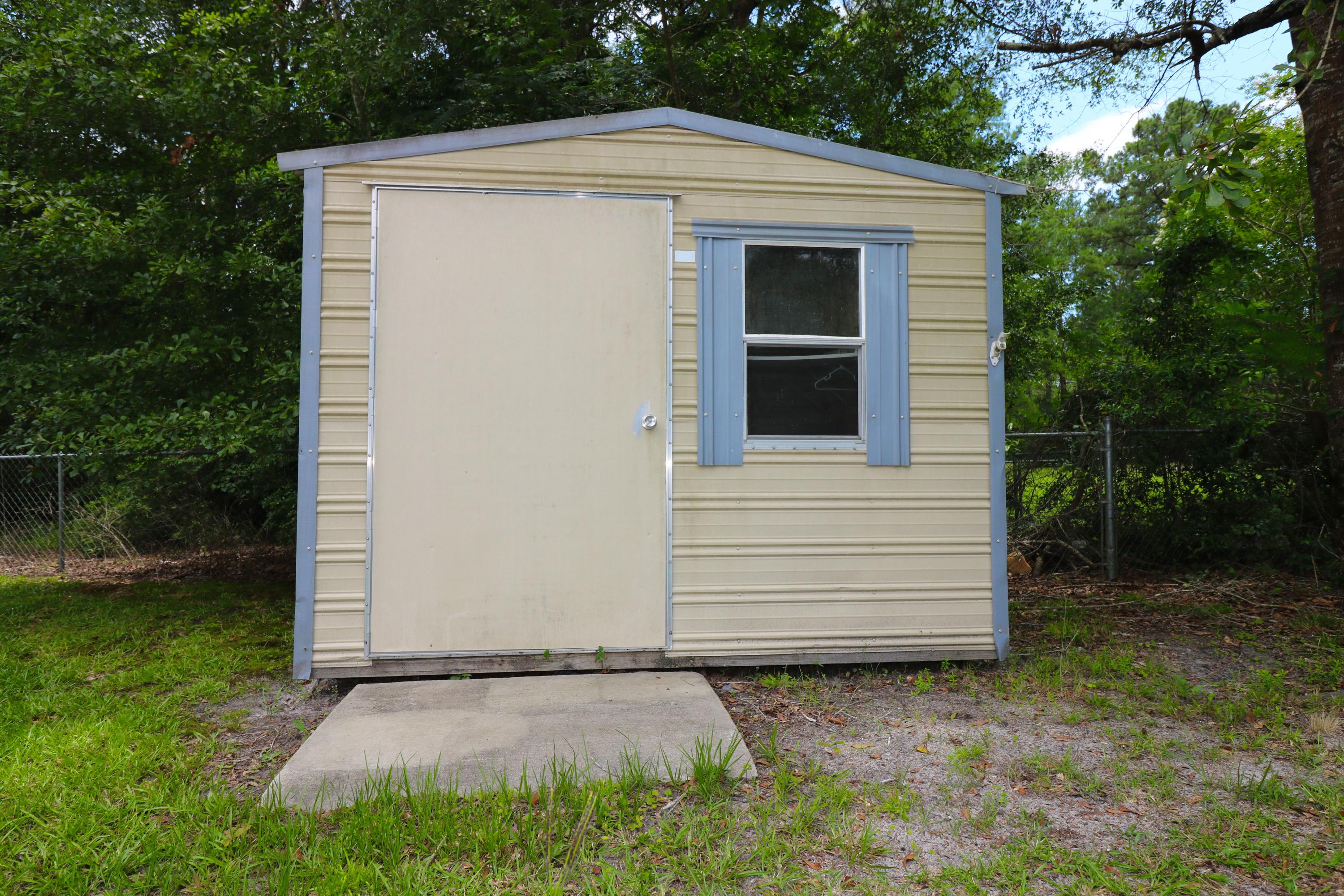 NO RECORDED SUBDIVISION - Residential