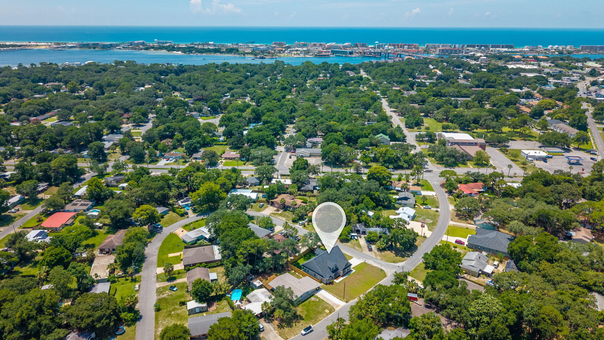 ELLIOTTS POINT - Residential