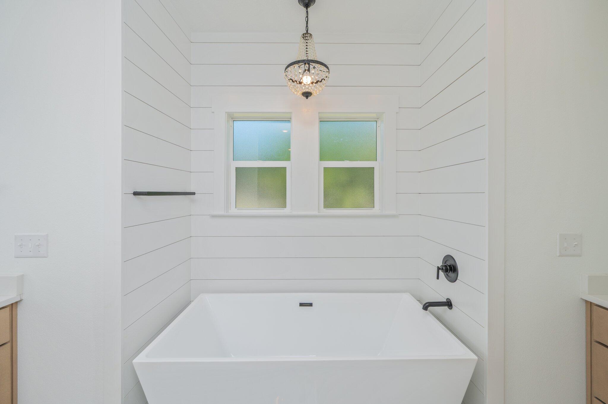 ELLIOTTS POINT - Residential
