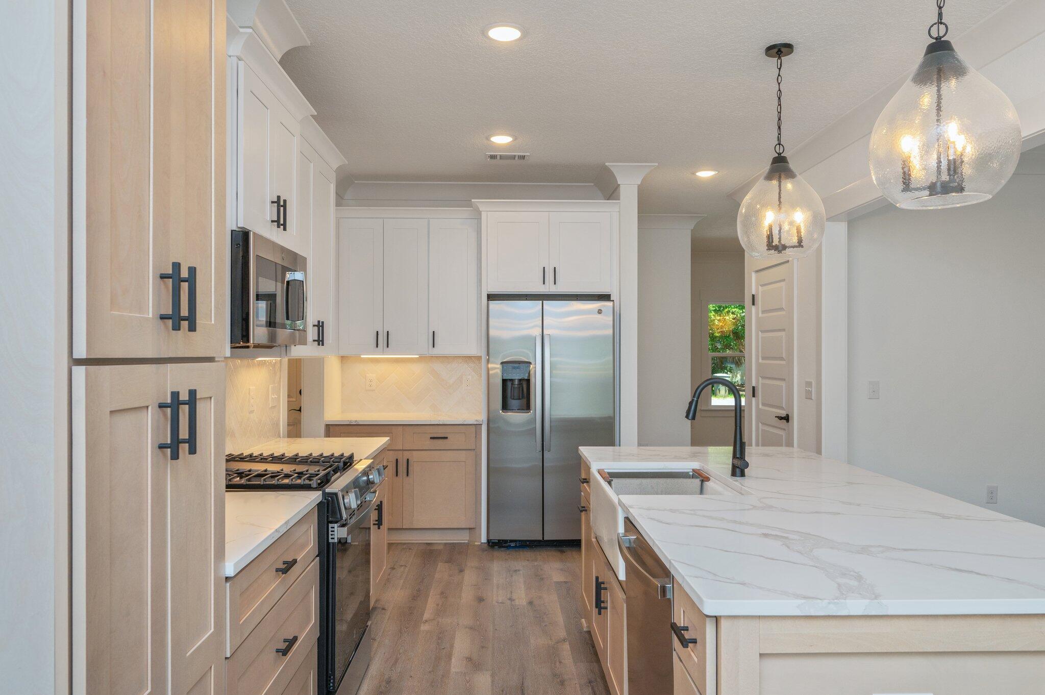 ELLIOTTS POINT - Residential