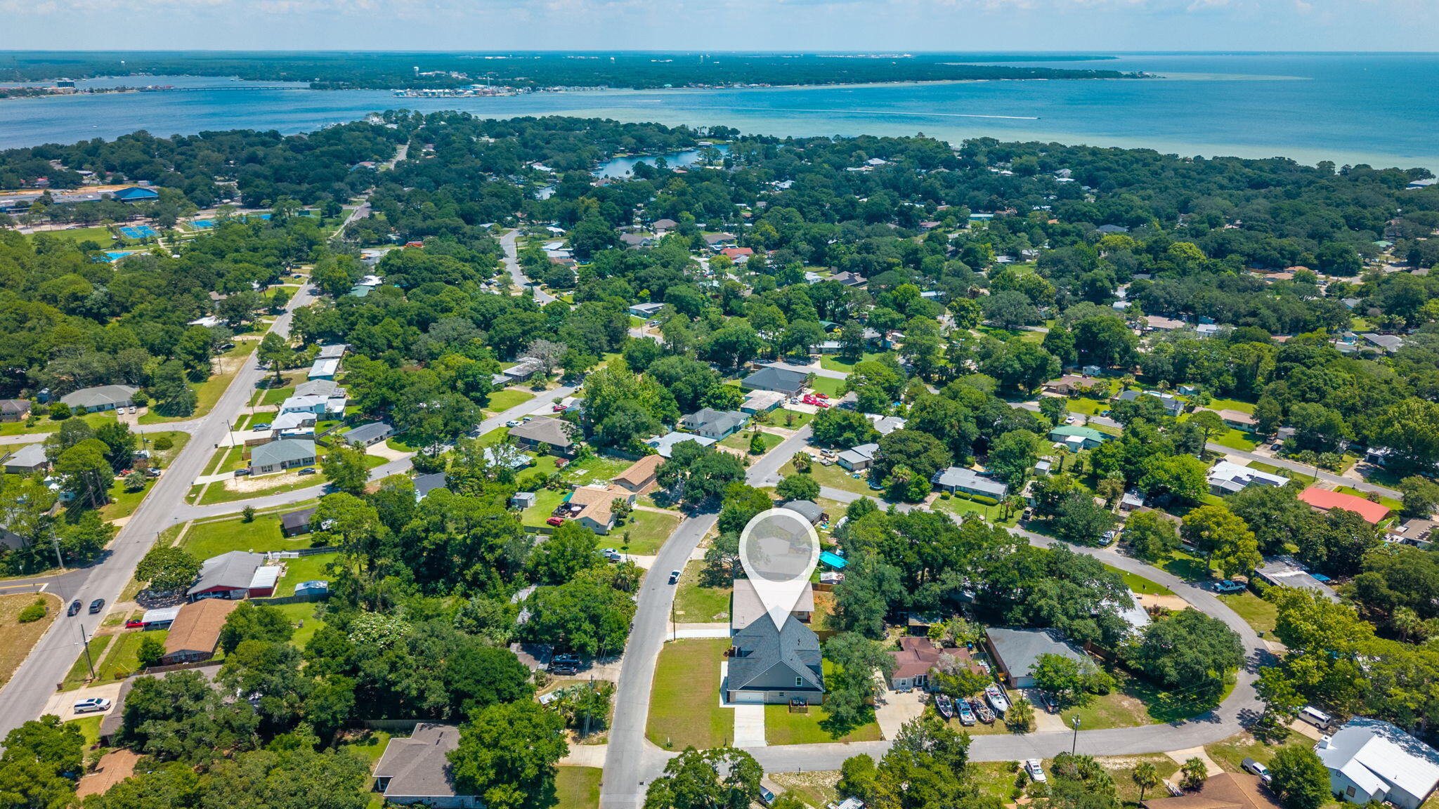 ELLIOTTS POINT - Residential