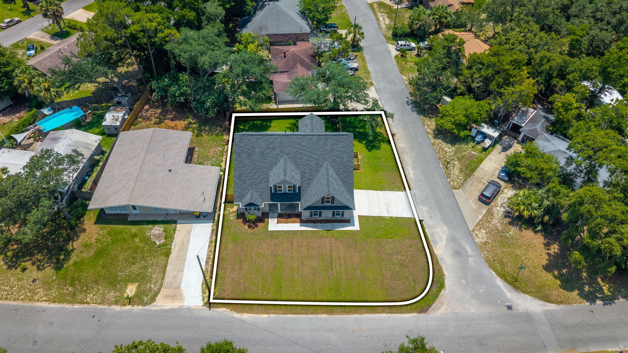 ELLIOTTS POINT - Residential