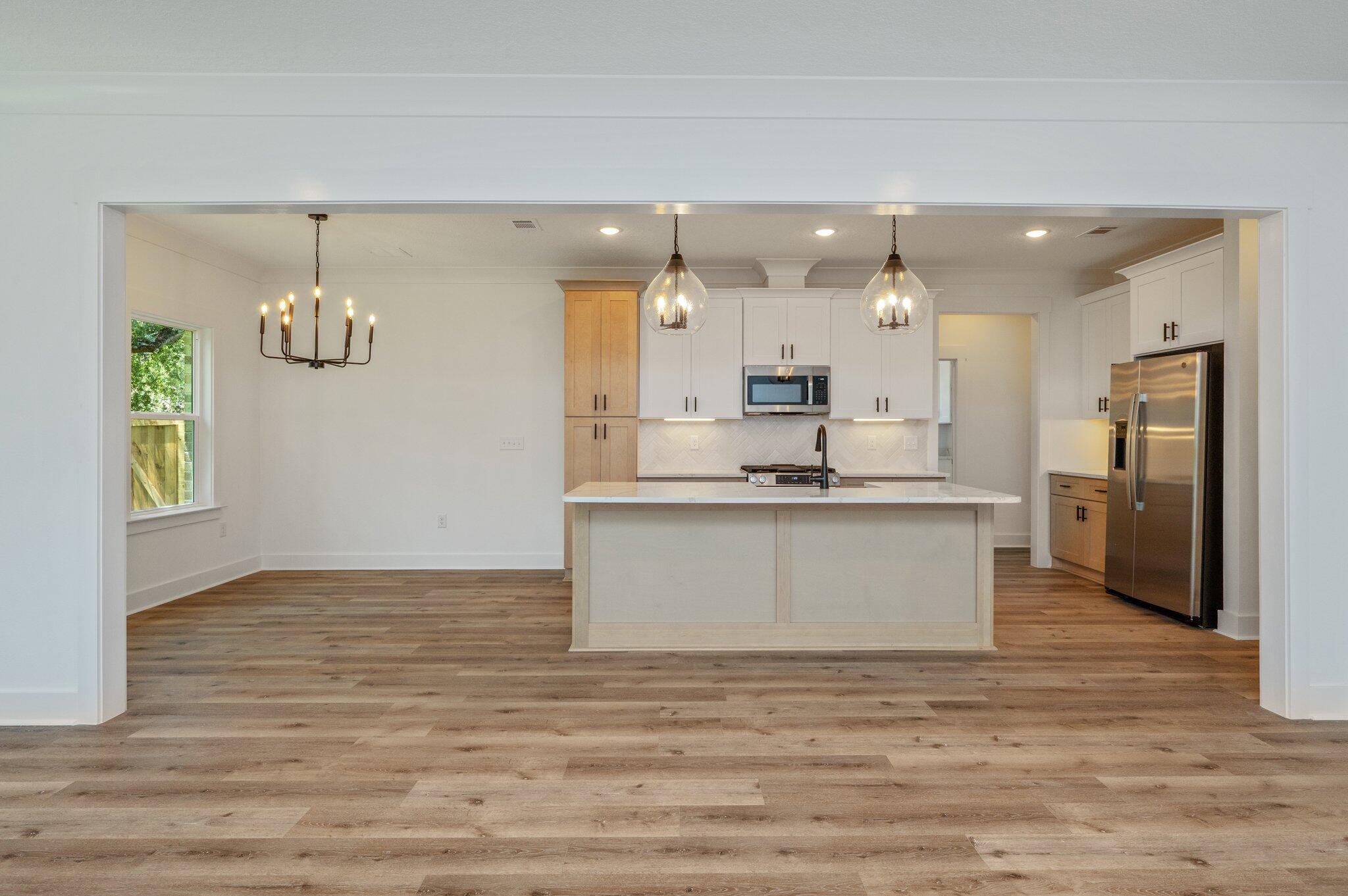 ELLIOTTS POINT - Residential
