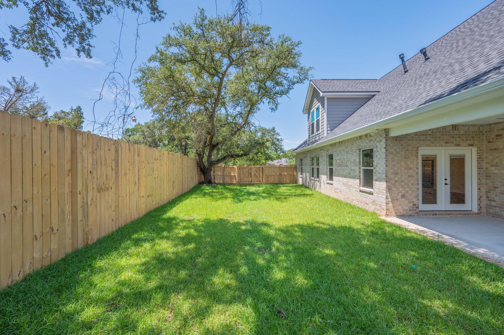 ELLIOTTS POINT - Residential
