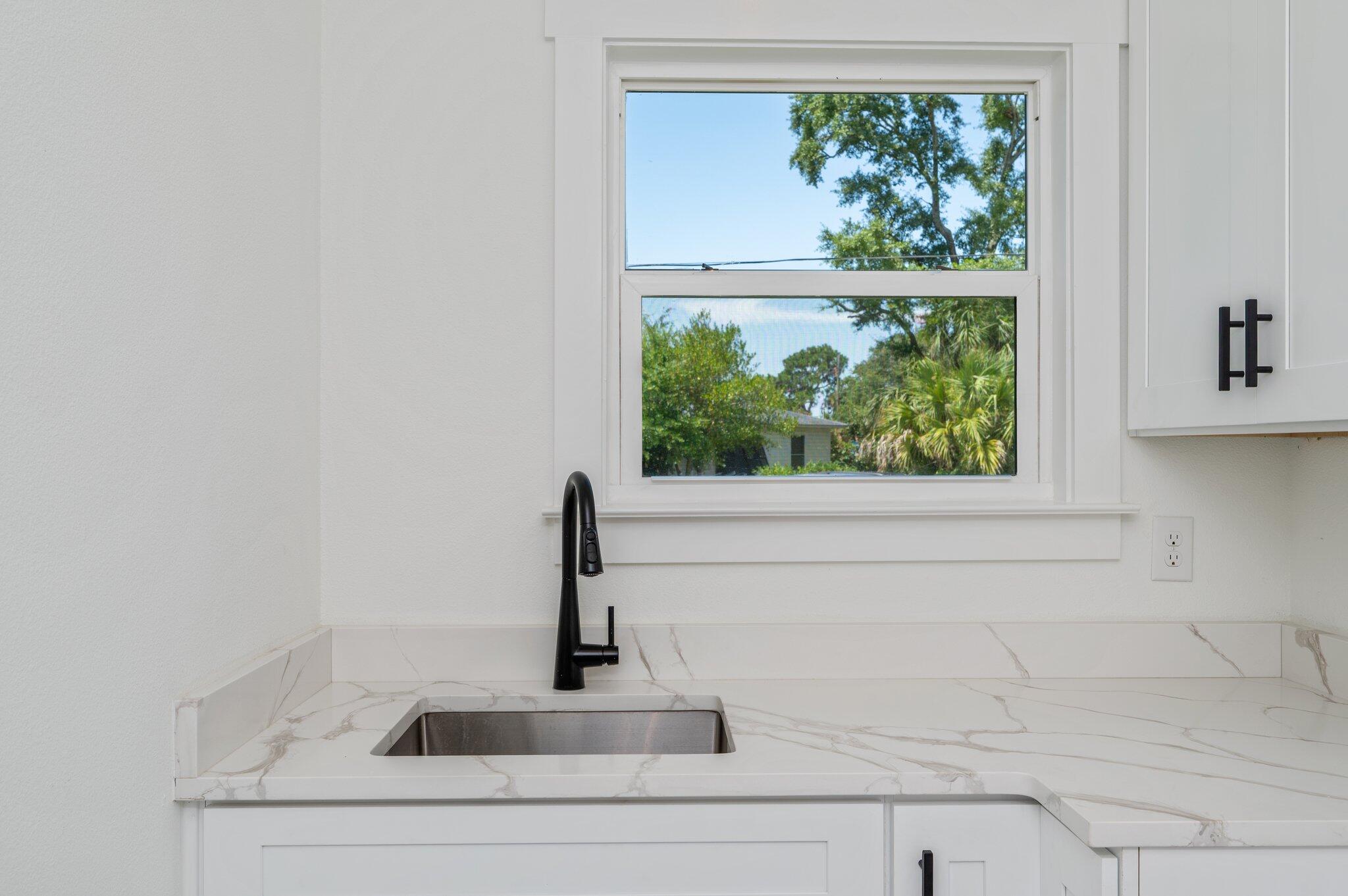 ELLIOTTS POINT - Residential