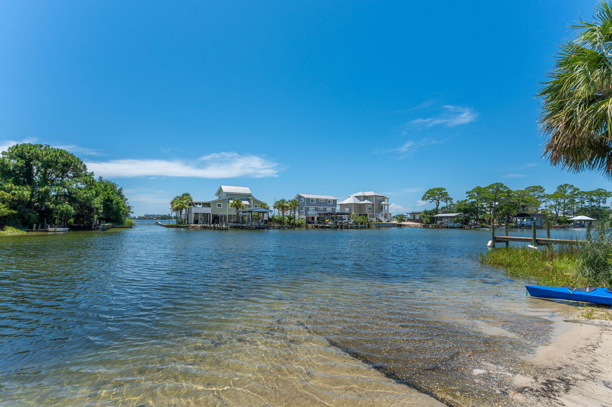 ELLIOTTS POINT - Residential