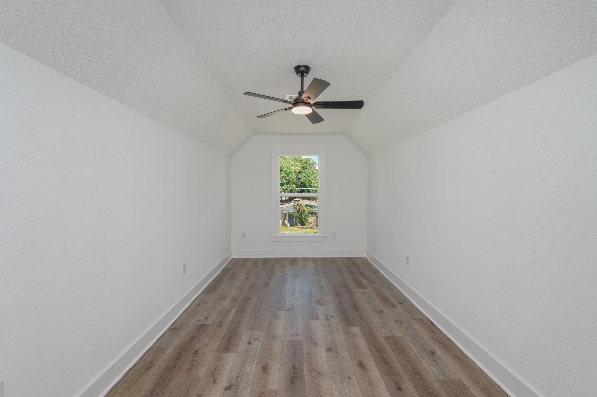 ELLIOTTS POINT - Residential