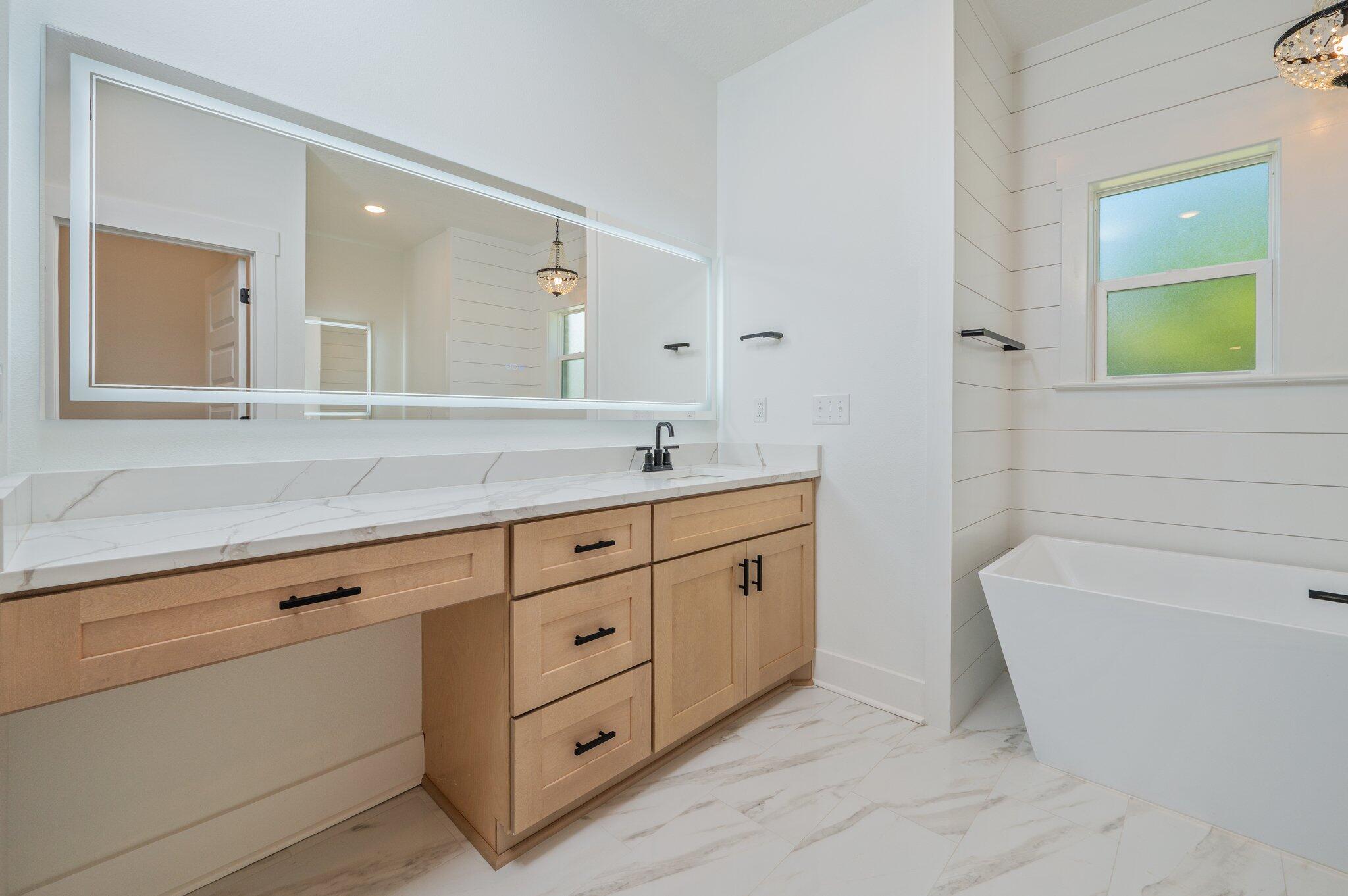 ELLIOTTS POINT - Residential