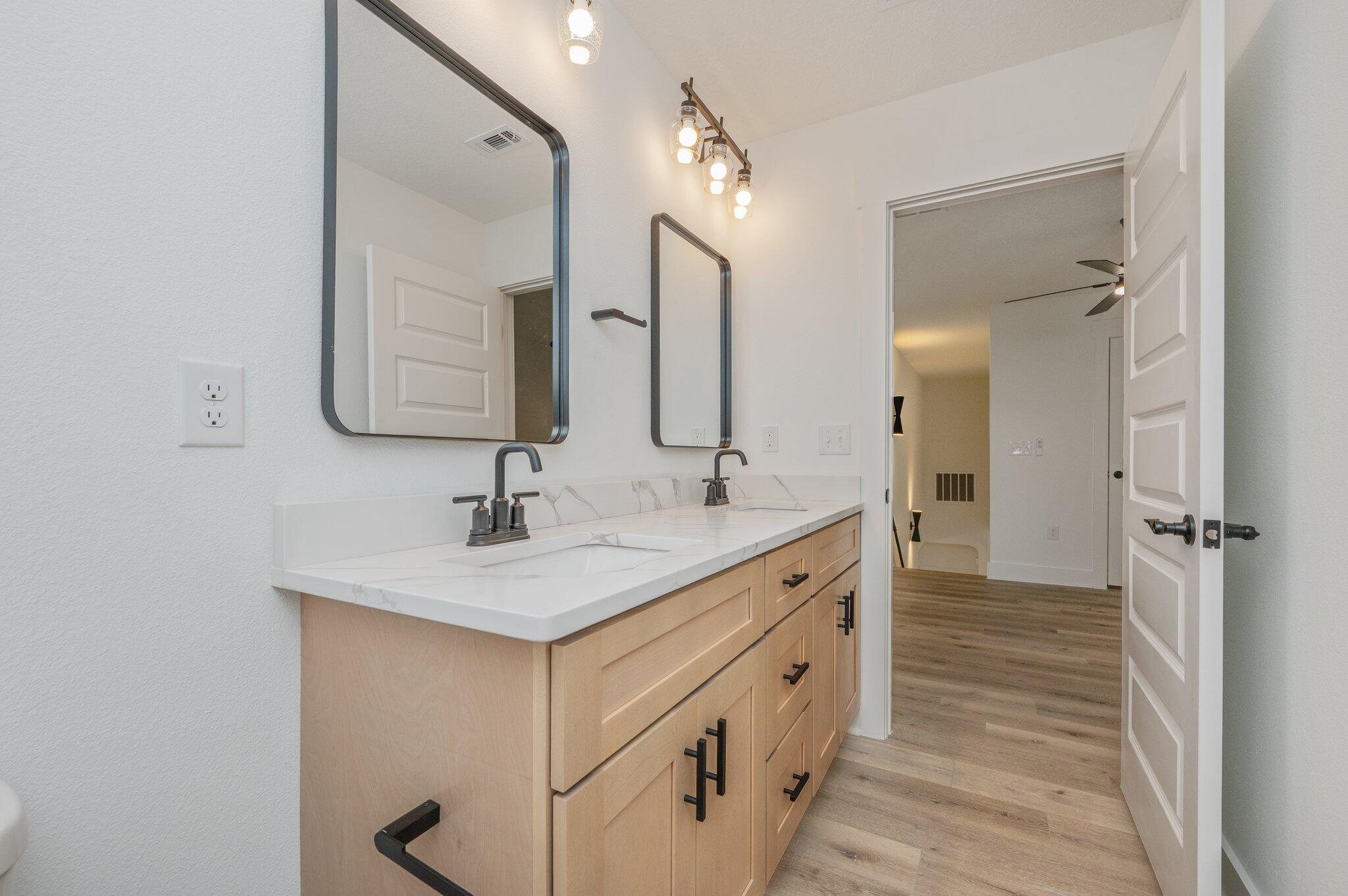 ELLIOTTS POINT - Residential