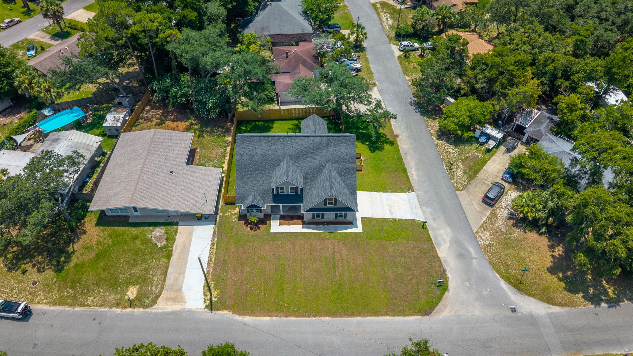 ELLIOTTS POINT - Residential
