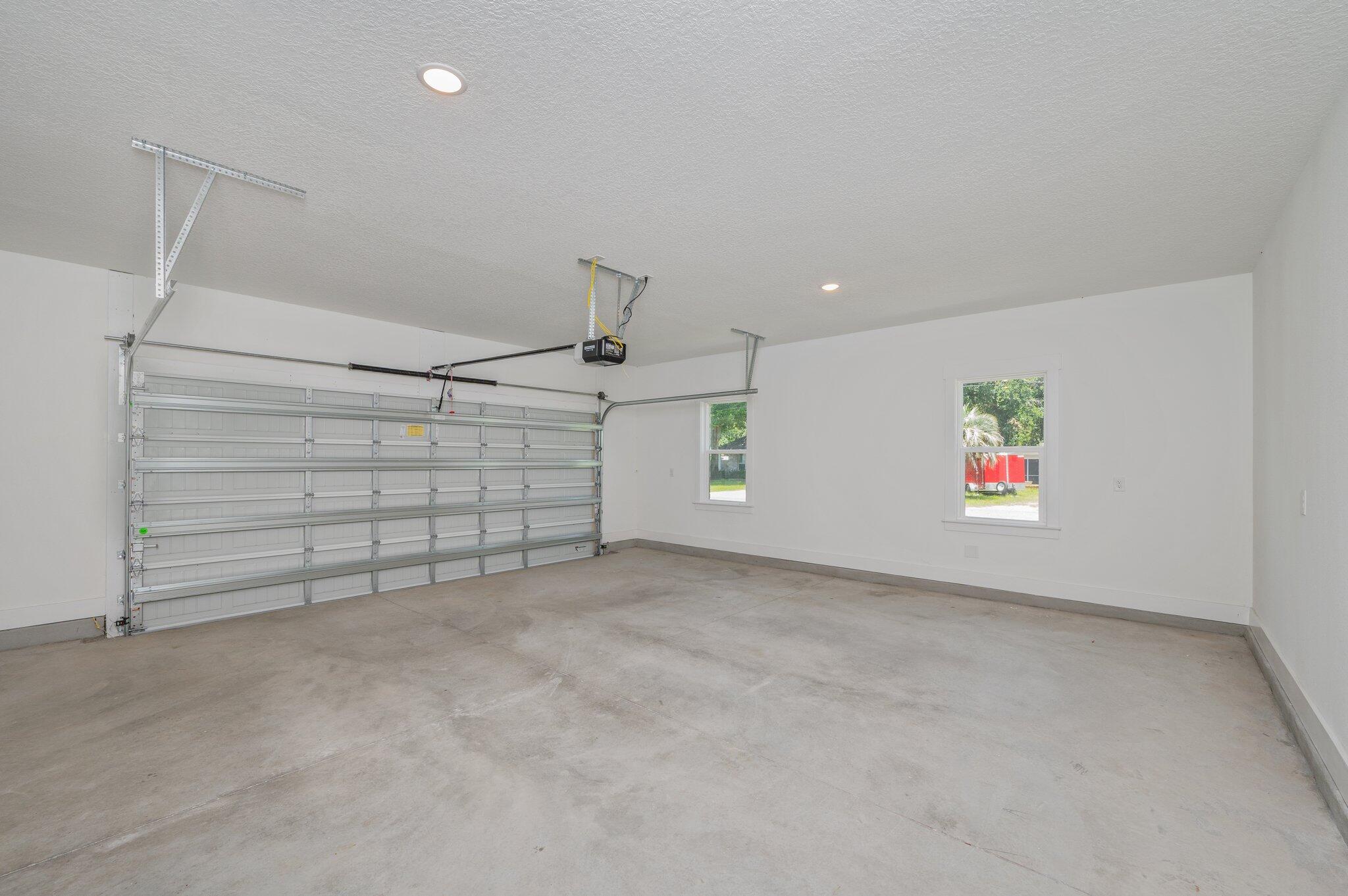 ELLIOTTS POINT - Residential