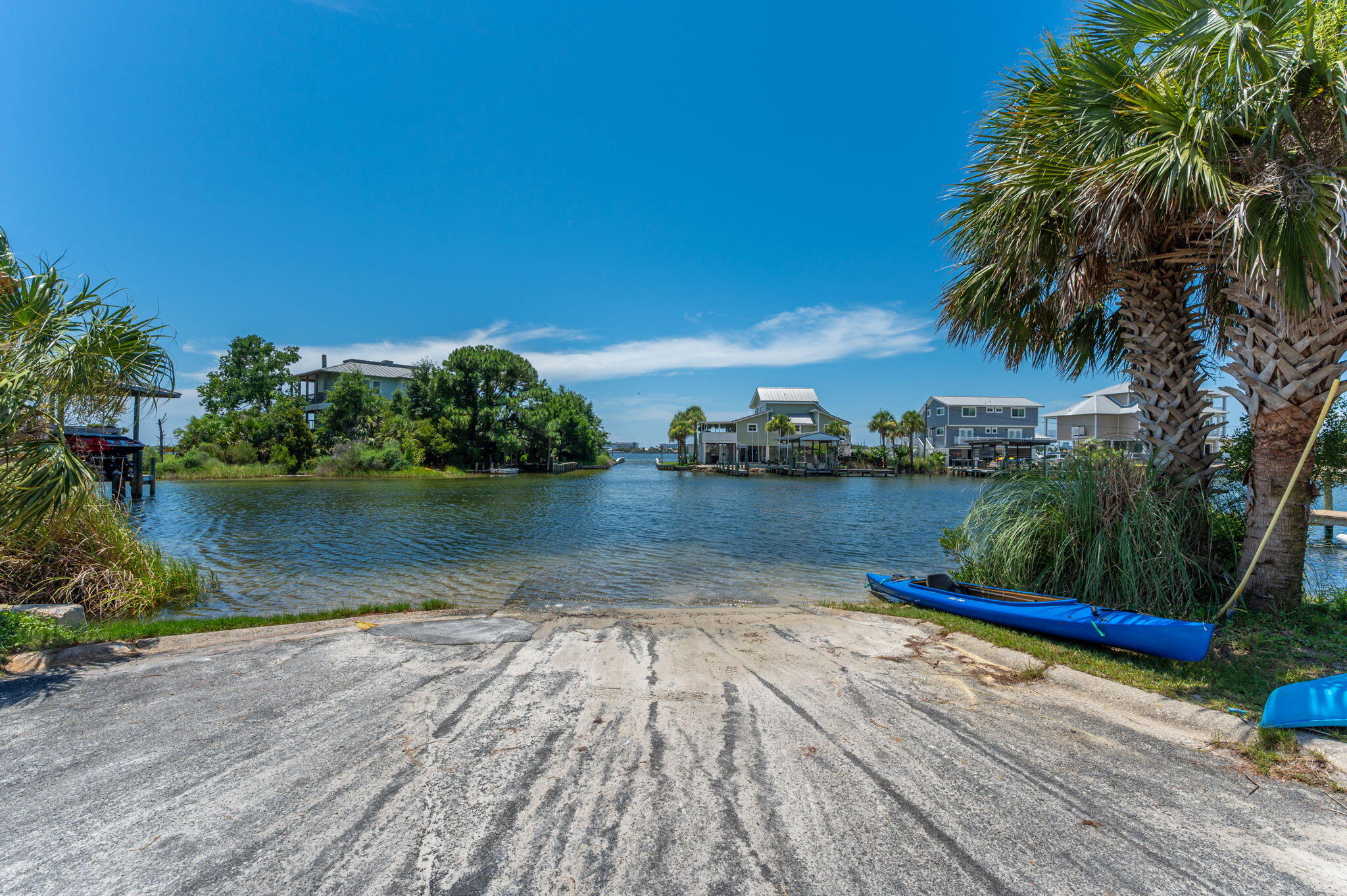 ELLIOTTS POINT - Residential