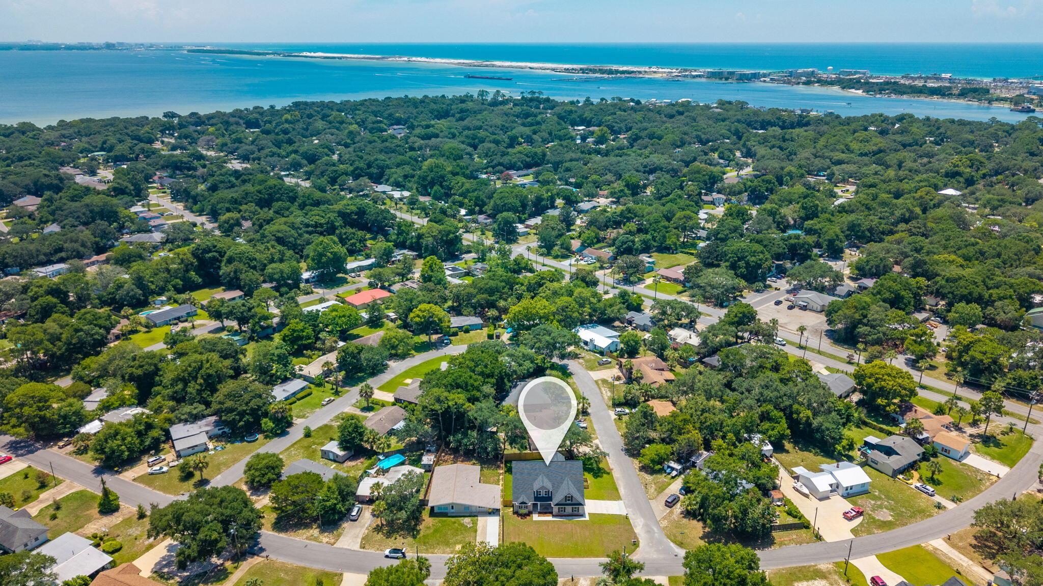 ELLIOTTS POINT - Residential