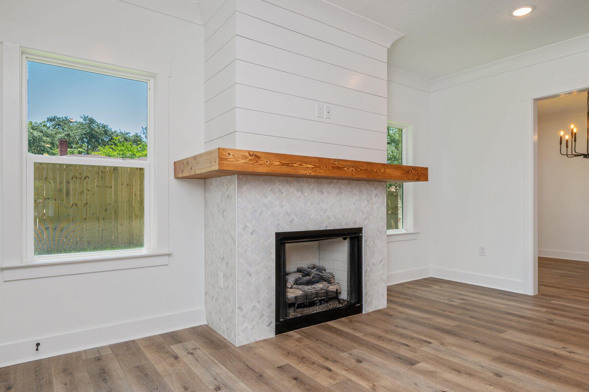 ELLIOTTS POINT - Residential