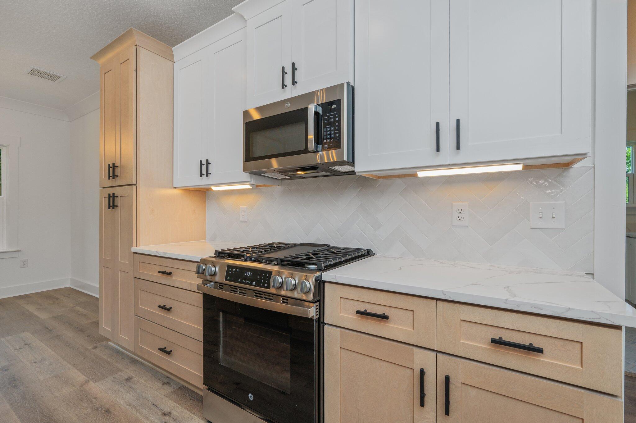 ELLIOTTS POINT - Residential