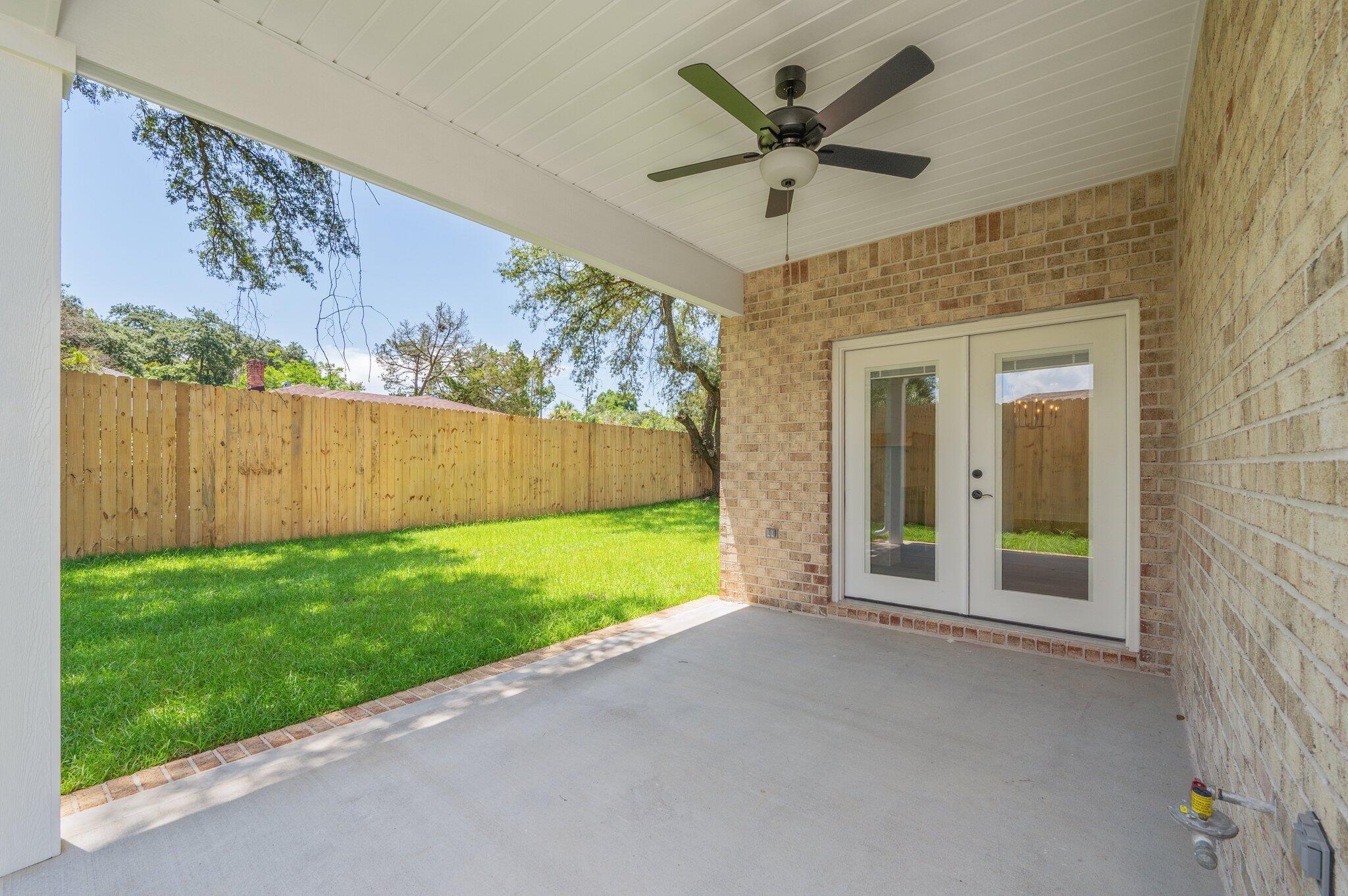ELLIOTTS POINT - Residential