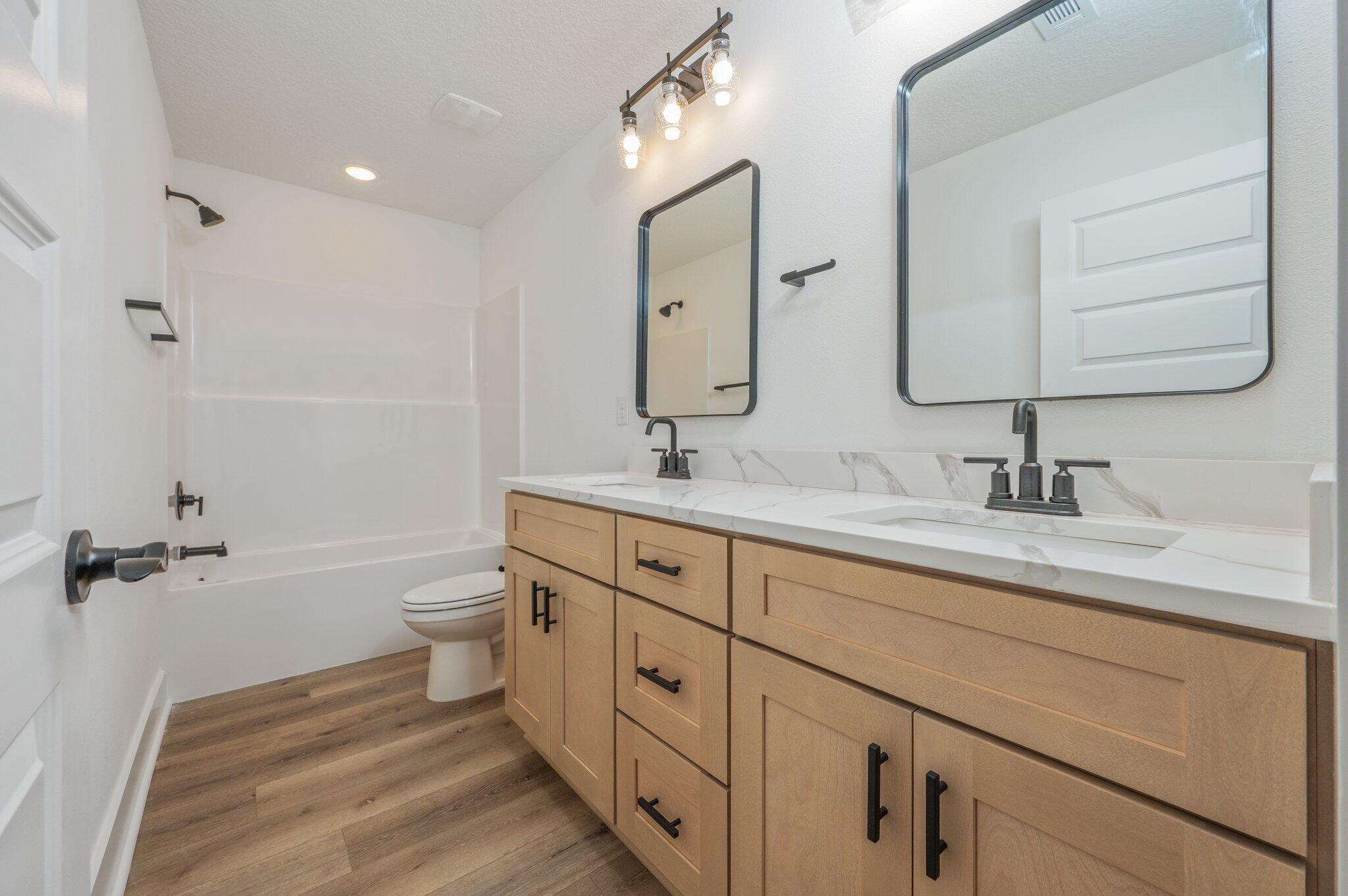 ELLIOTTS POINT - Residential