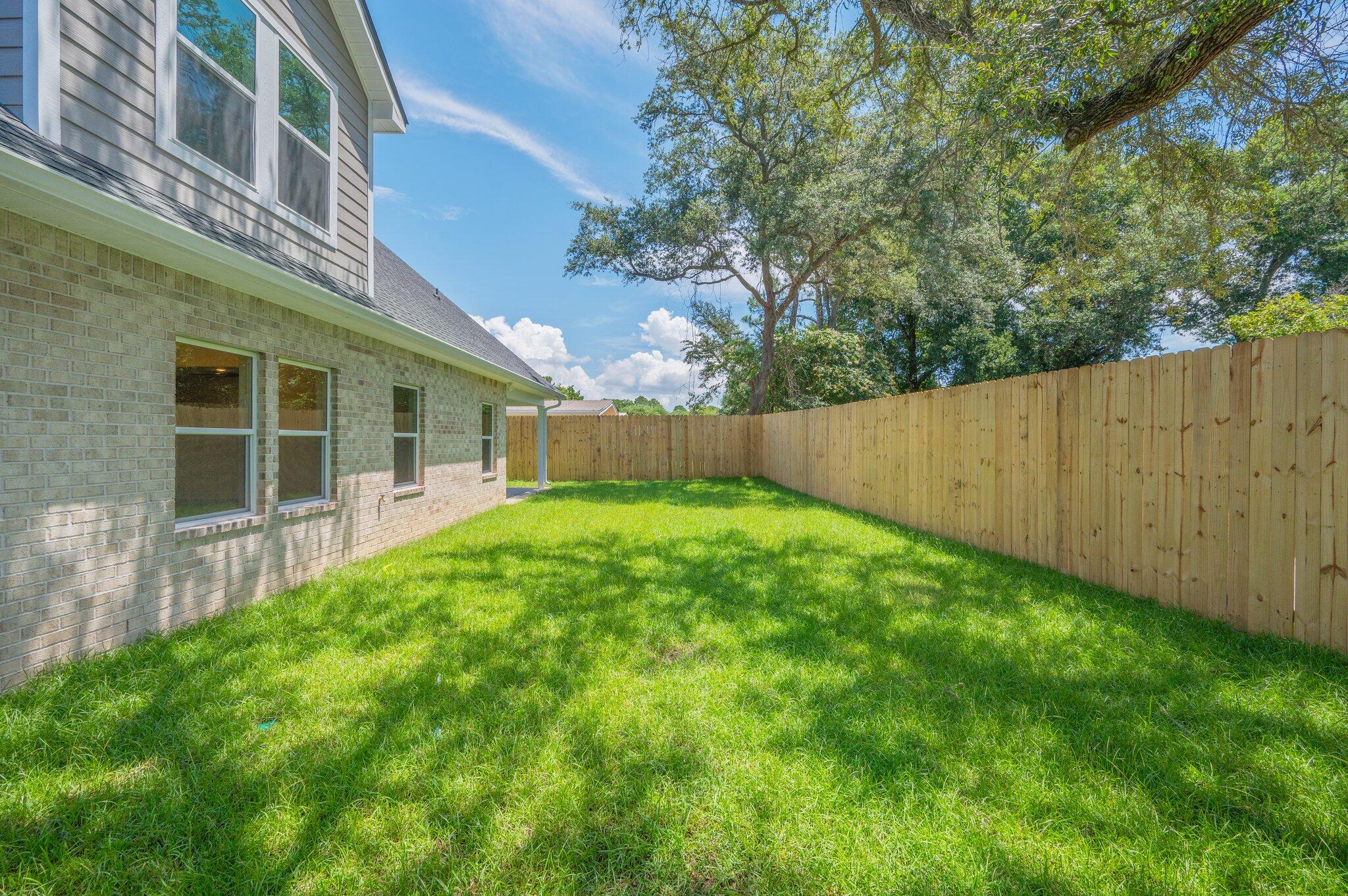 ELLIOTTS POINT - Residential