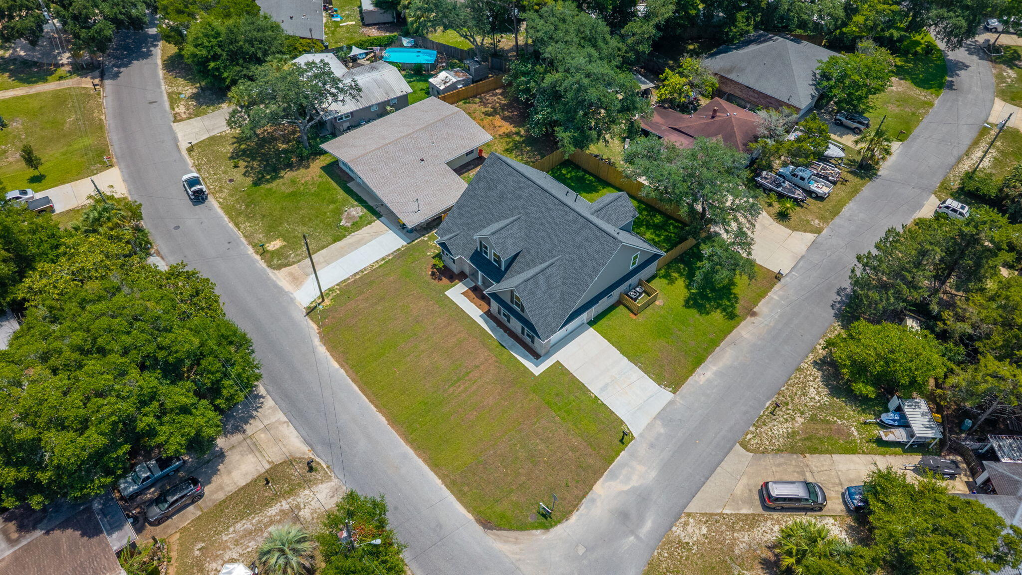 ELLIOTTS POINT - Residential