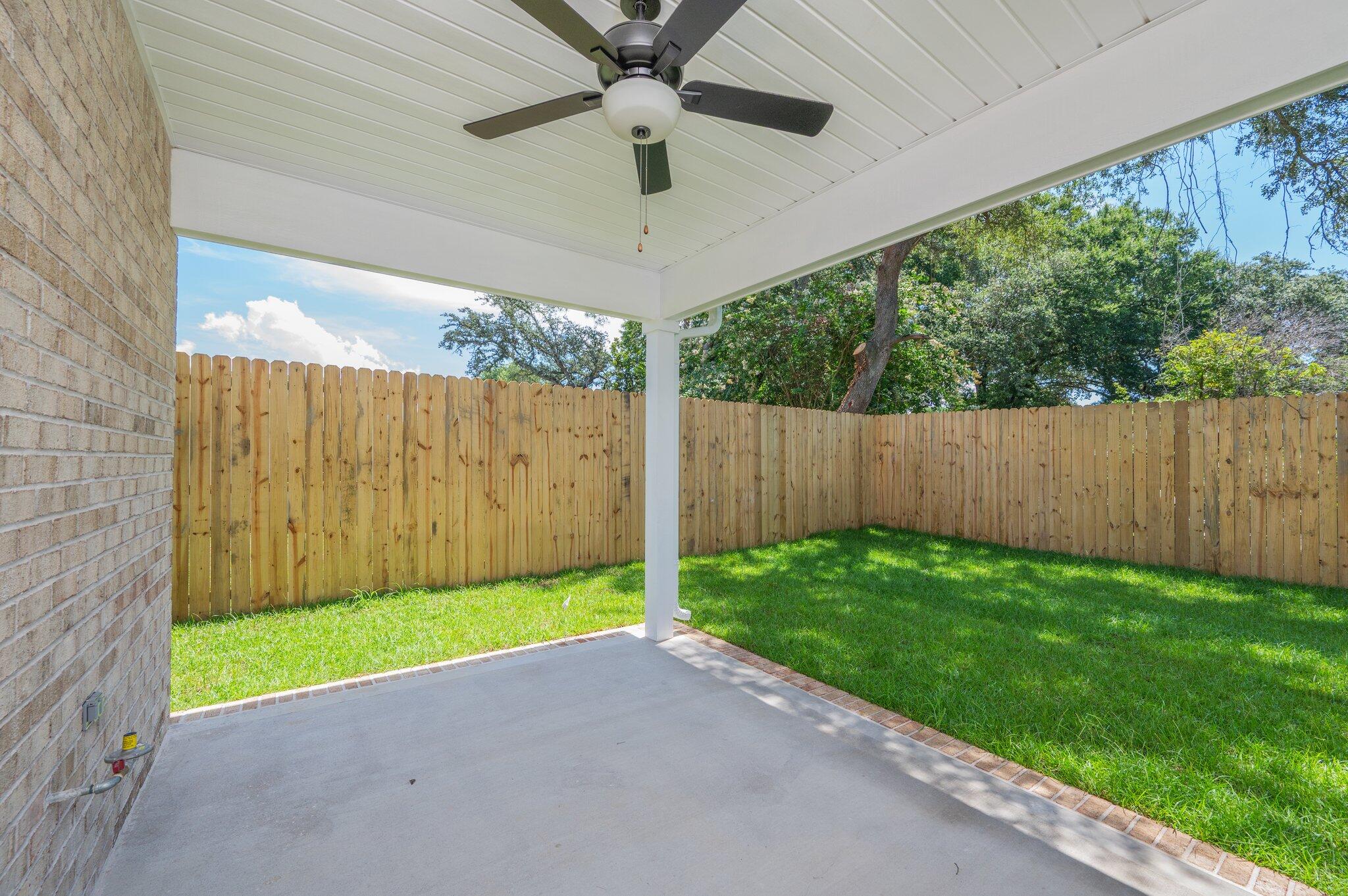 ELLIOTTS POINT - Residential