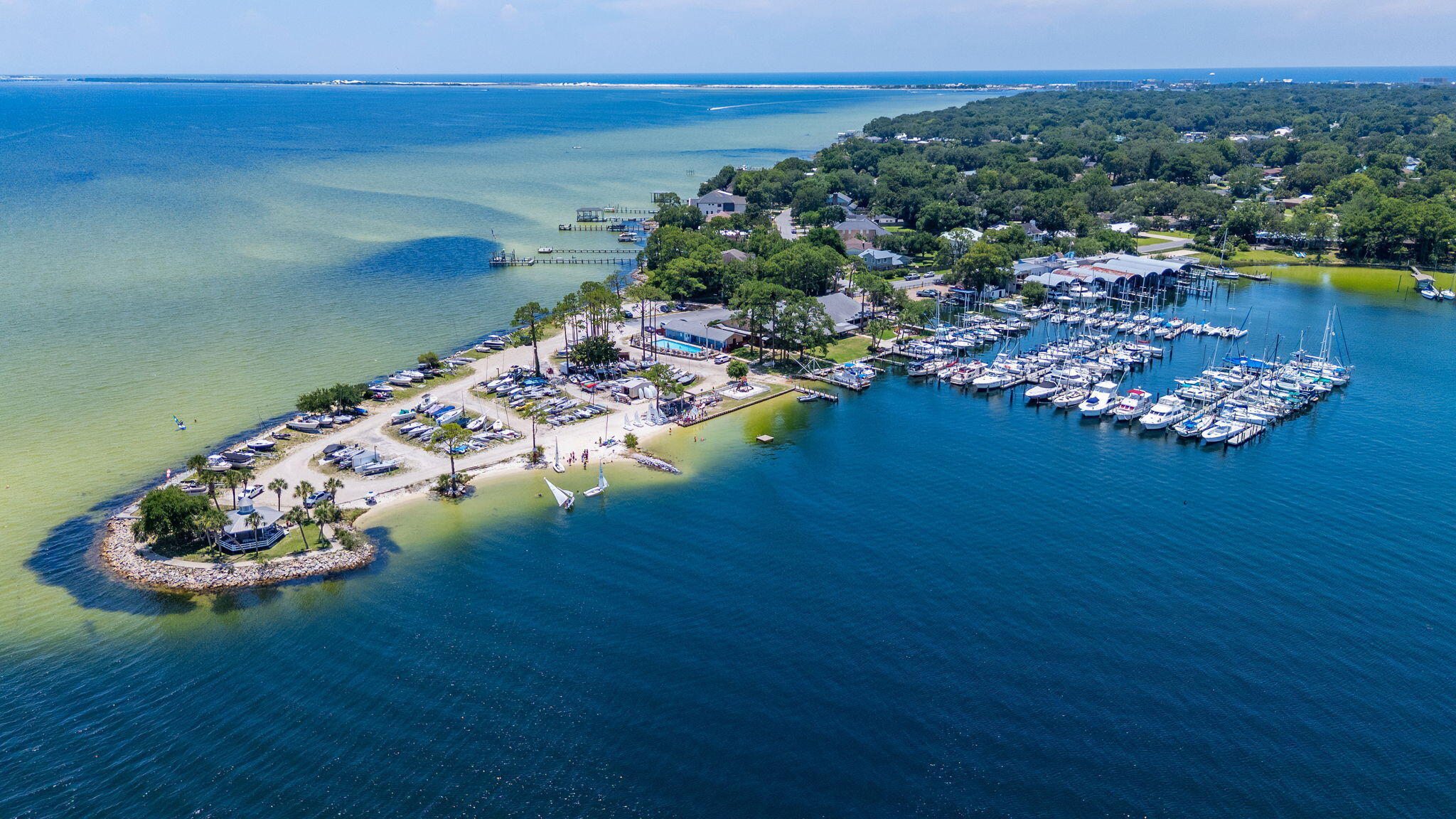 ELLIOTTS POINT - Residential