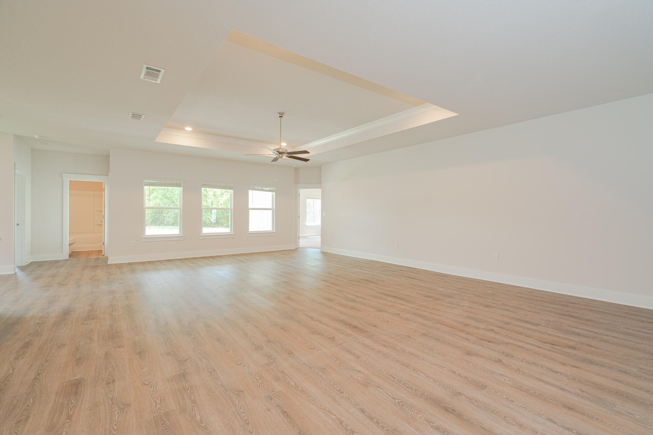 HILLWOOD ESTATES - Residential Lease
