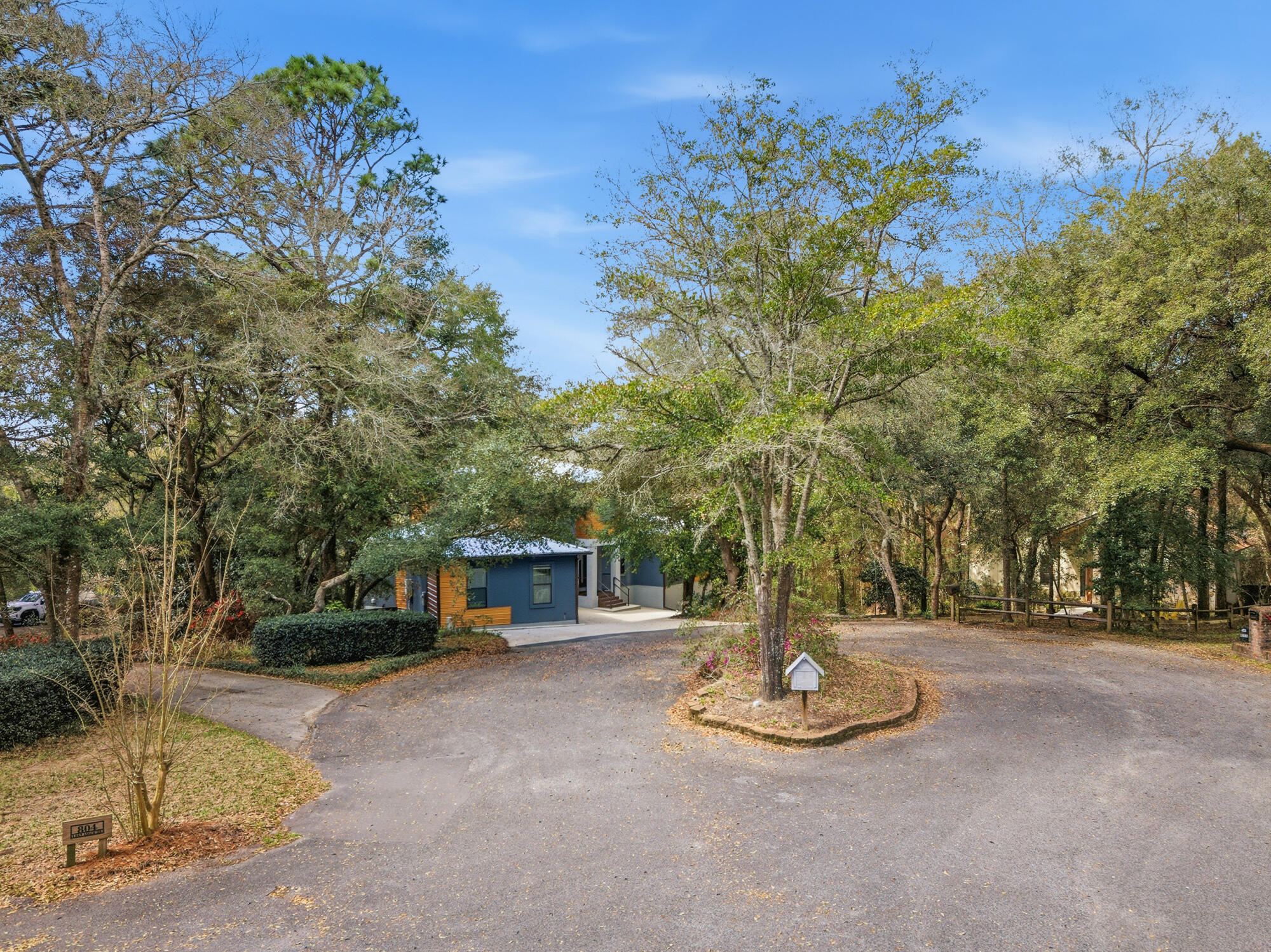 LE CHATEAU - Residential