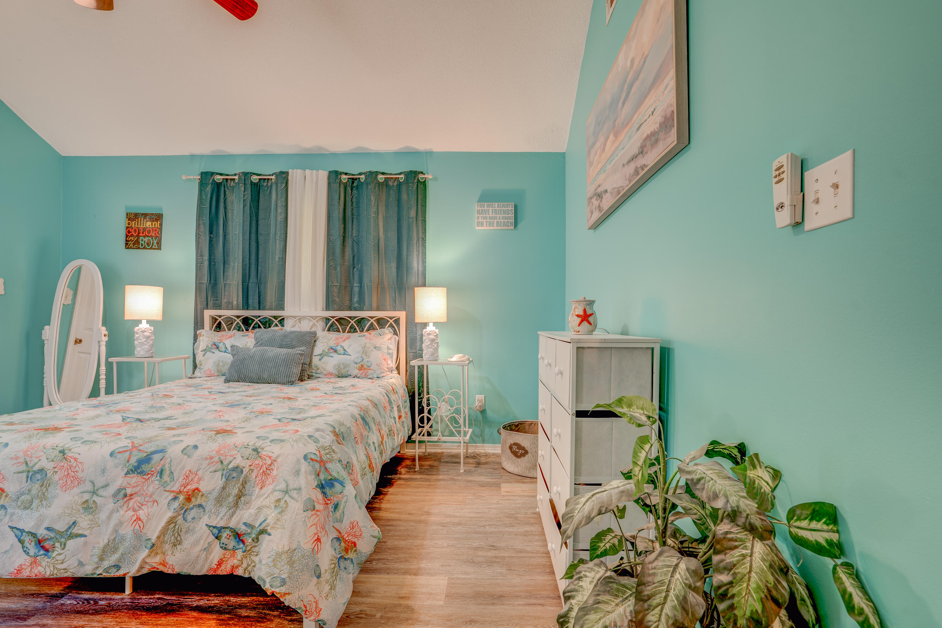 HOLLEY BY THE SEA - Residential