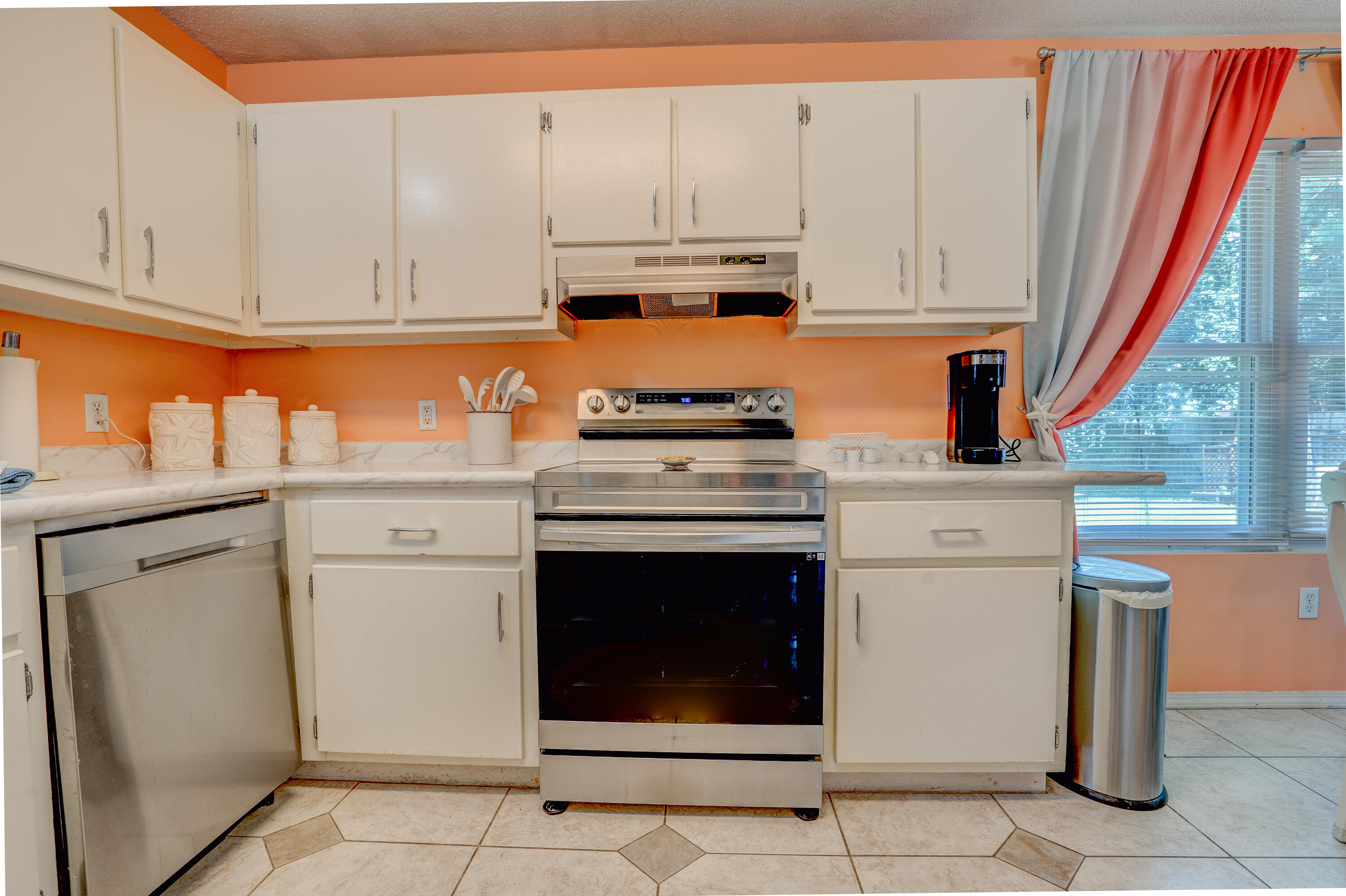 HOLLEY BY THE SEA - Residential