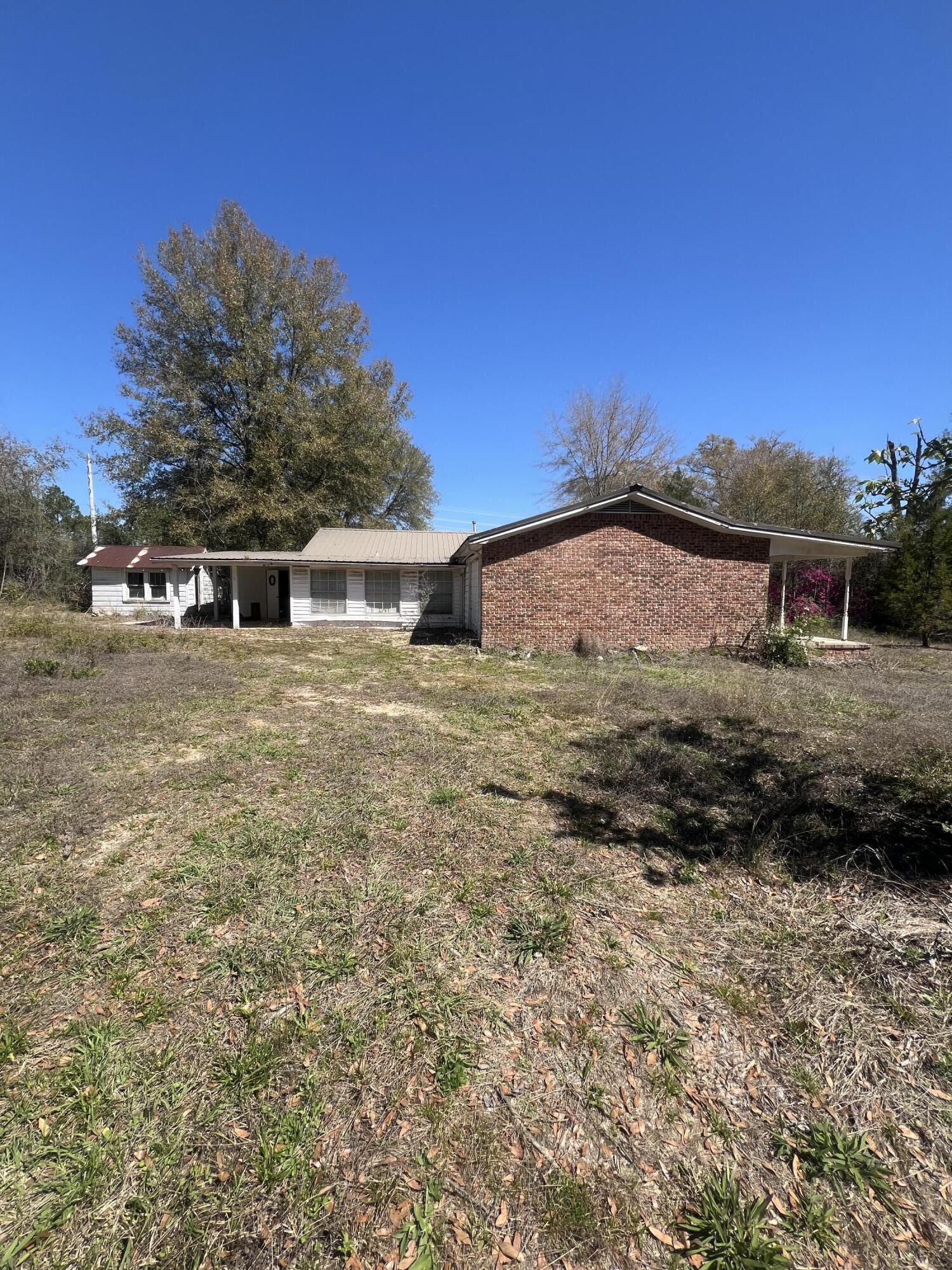 METES & BOUNDS - Land