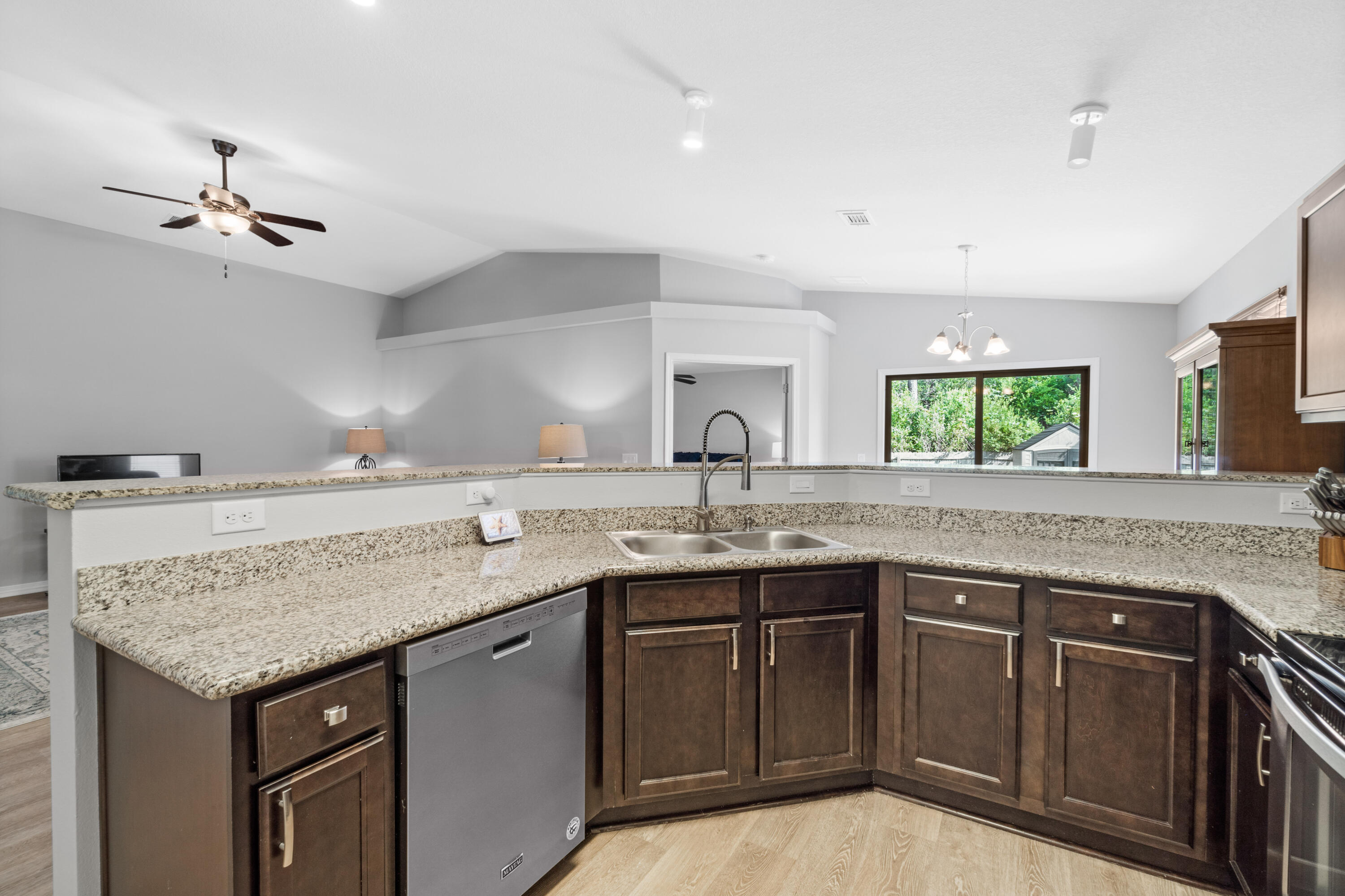 DUNCAN RIDGE - Residential