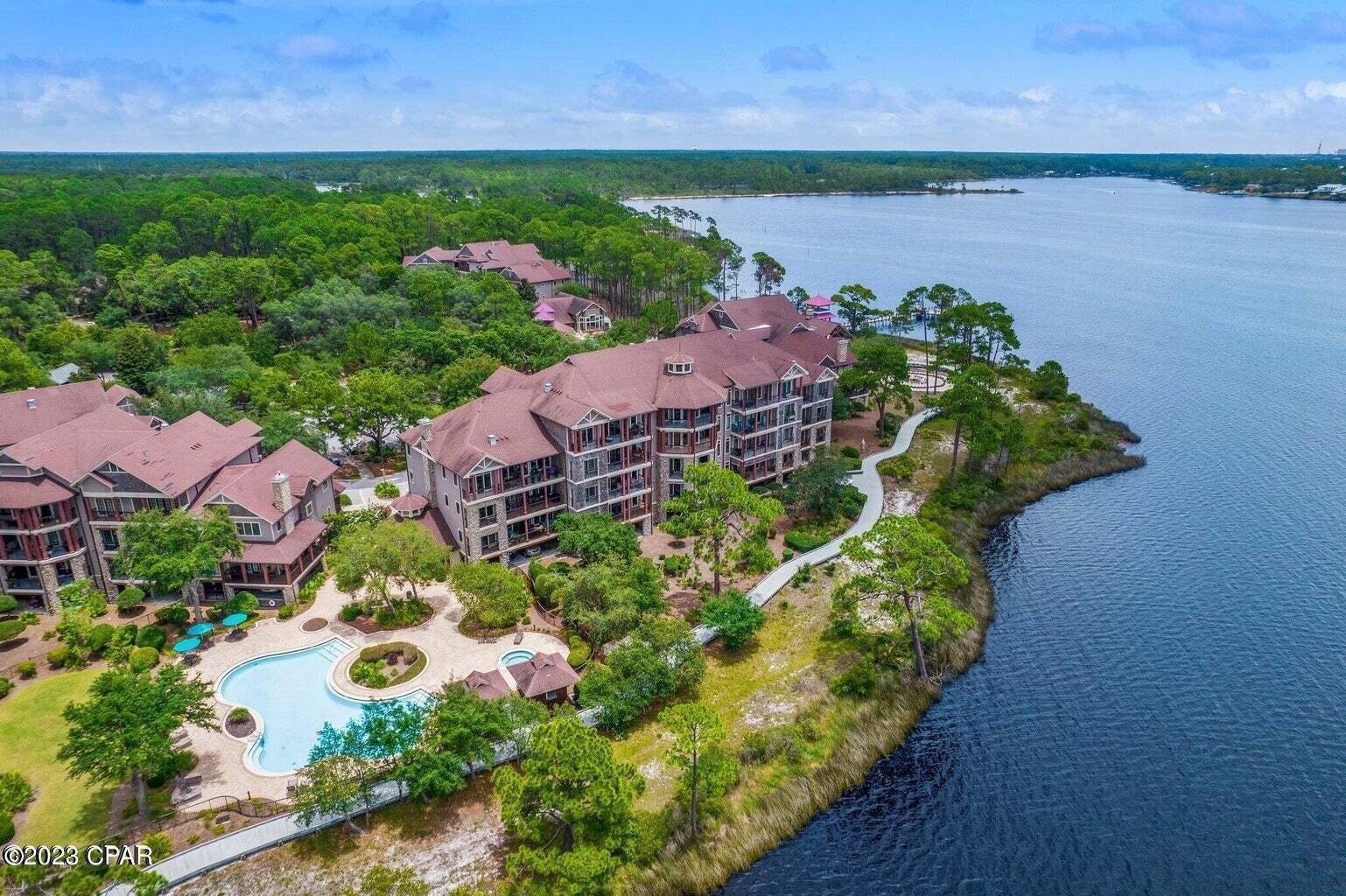LAKESIDE LODGE AT PROSPECT POINT - Residential