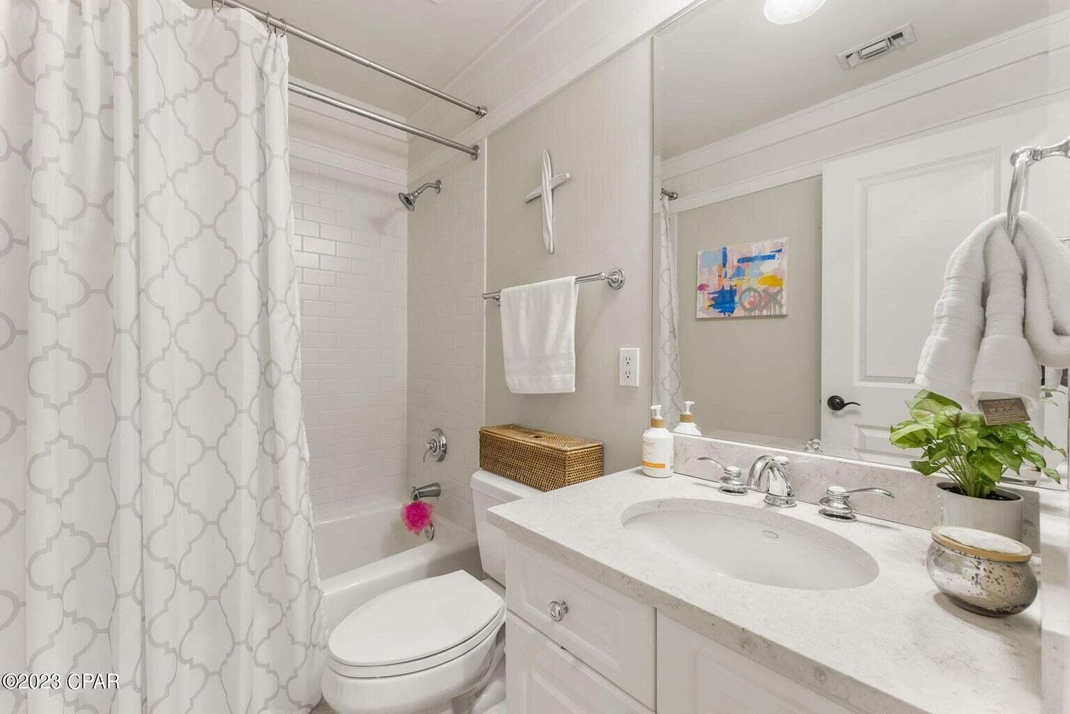 LAKESIDE LODGE AT PROSPECT POINT - Residential