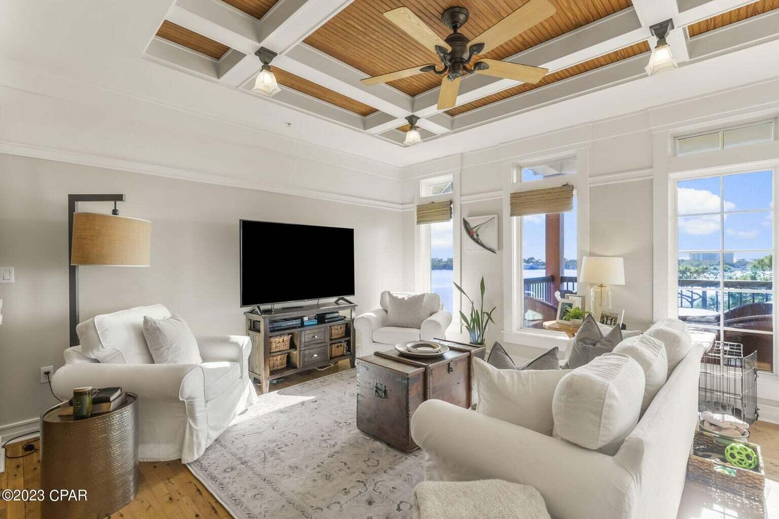 LAKESIDE LODGE AT PROSPECT POINT - Residential