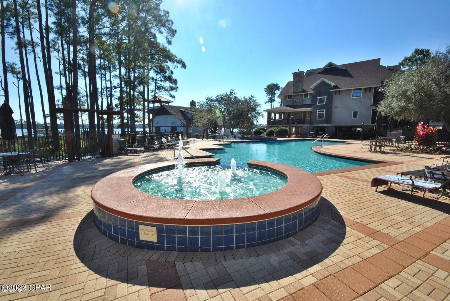 LAKESIDE LODGE AT PROSPECT POINT - Residential