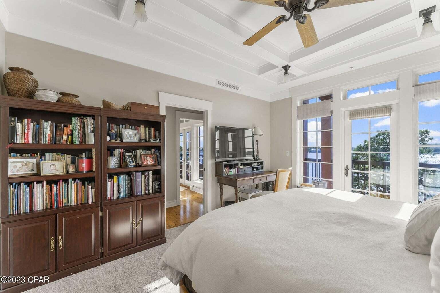 LAKESIDE LODGE AT PROSPECT POINT - Residential