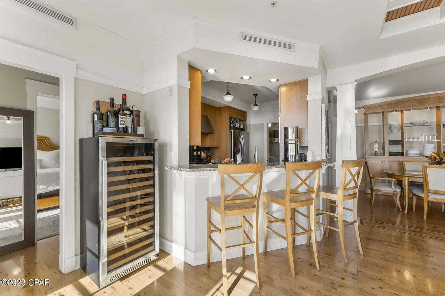 LAKESIDE LODGE AT PROSPECT POINT - Residential