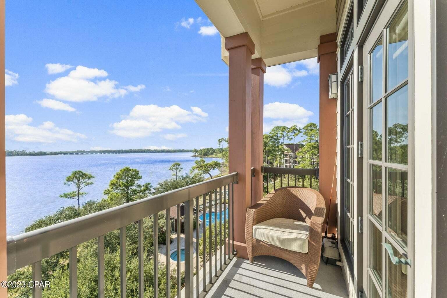 LAKESIDE LODGE AT PROSPECT POINT - Residential