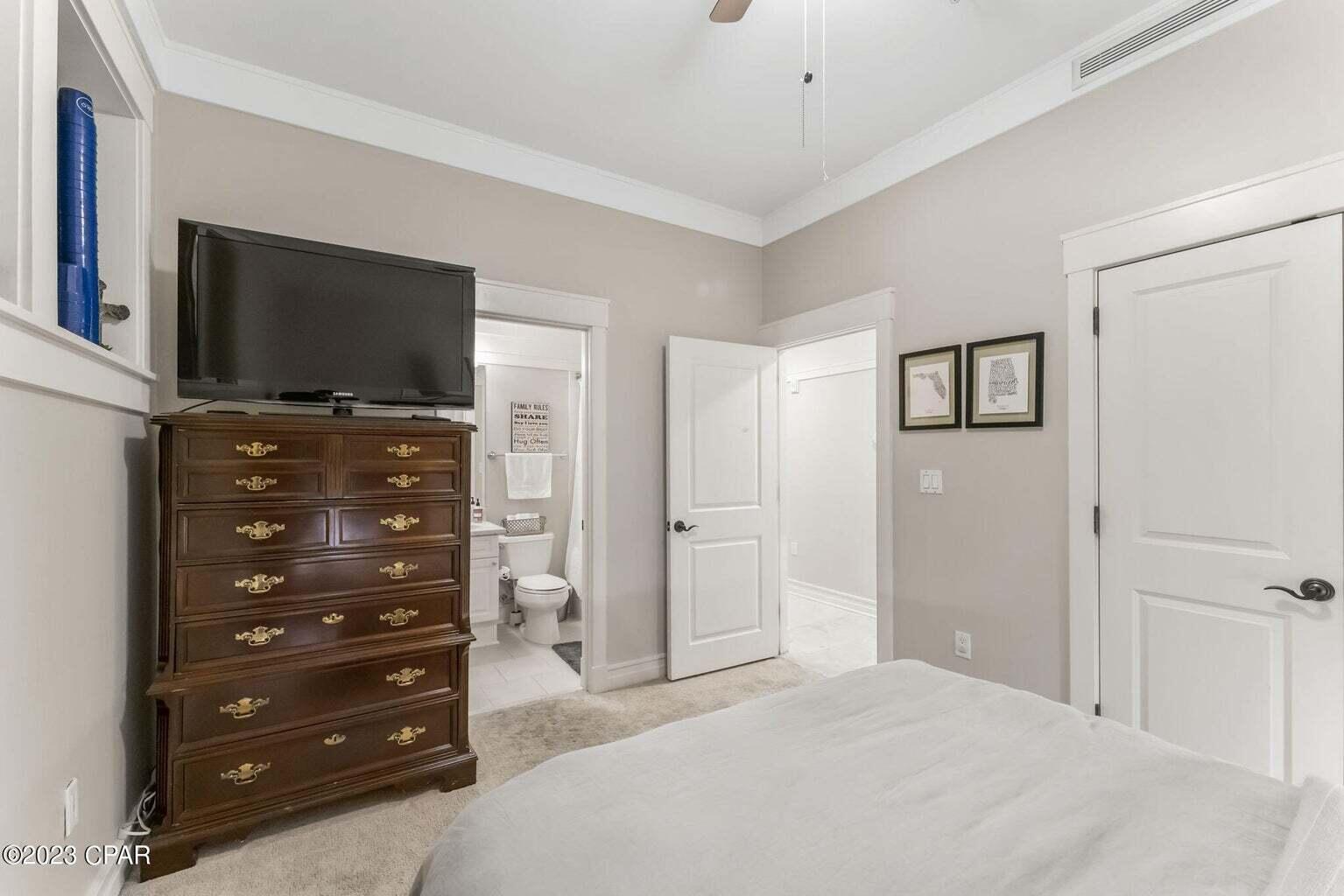 LAKESIDE LODGE AT PROSPECT POINT - Residential