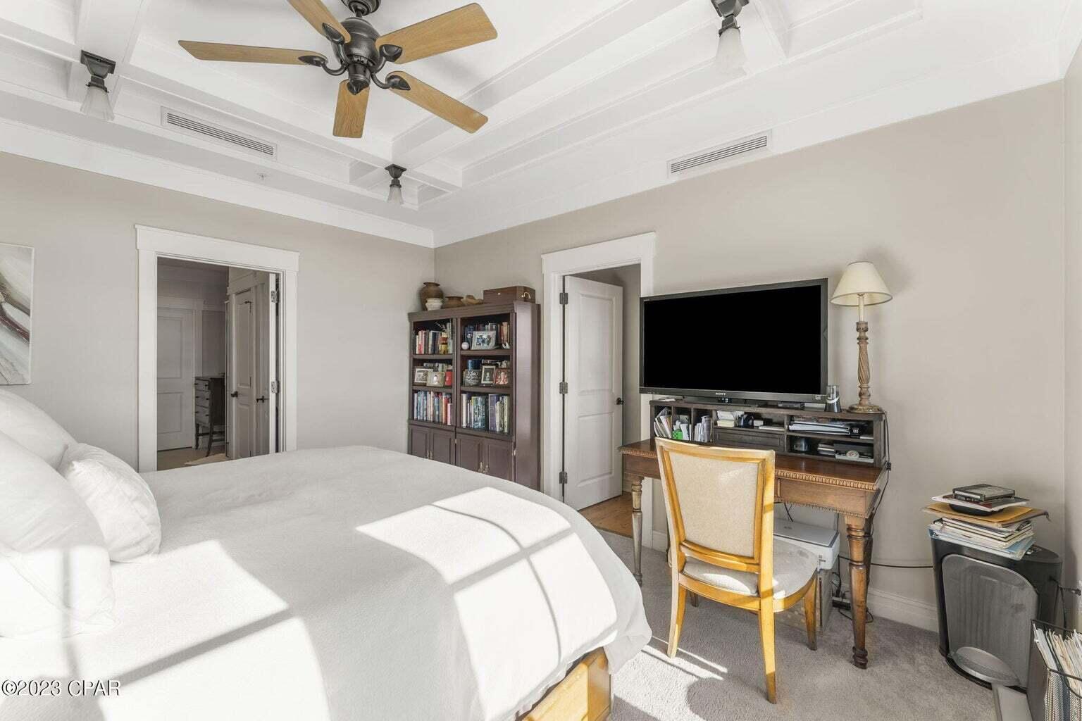 LAKESIDE LODGE AT PROSPECT POINT - Residential