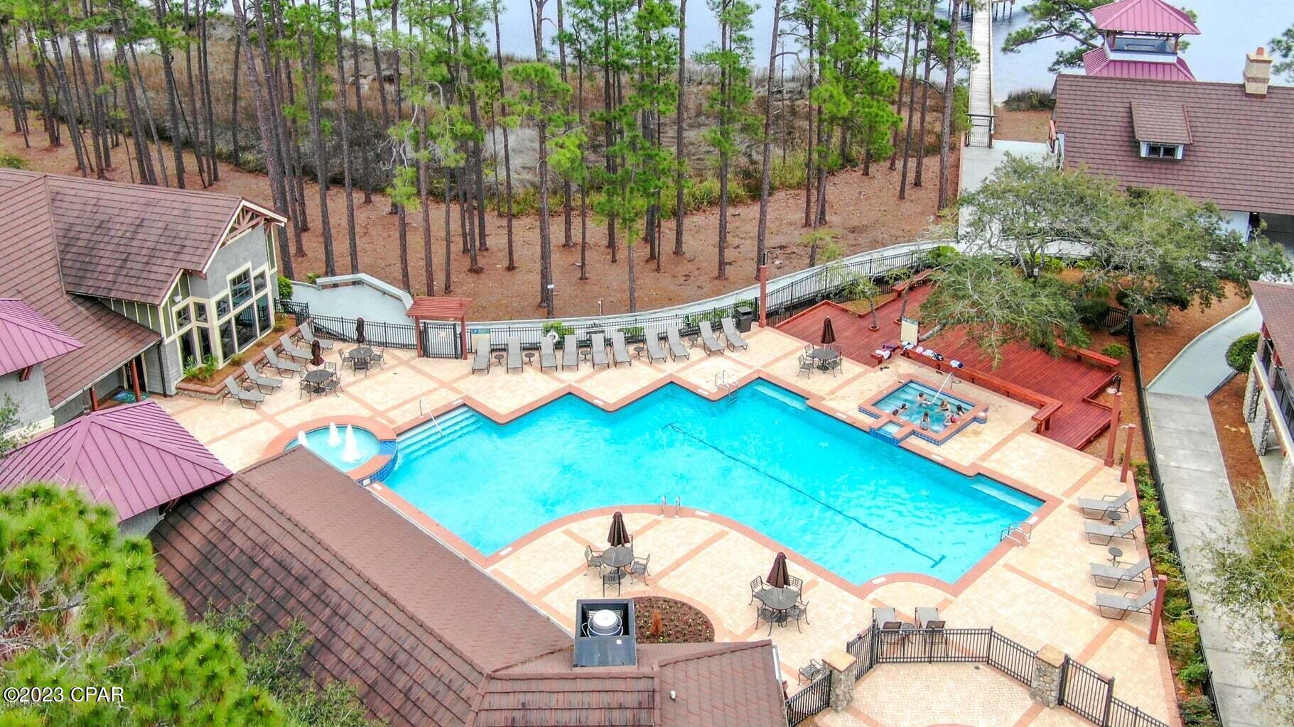 LAKESIDE LODGE AT PROSPECT POINT - Residential