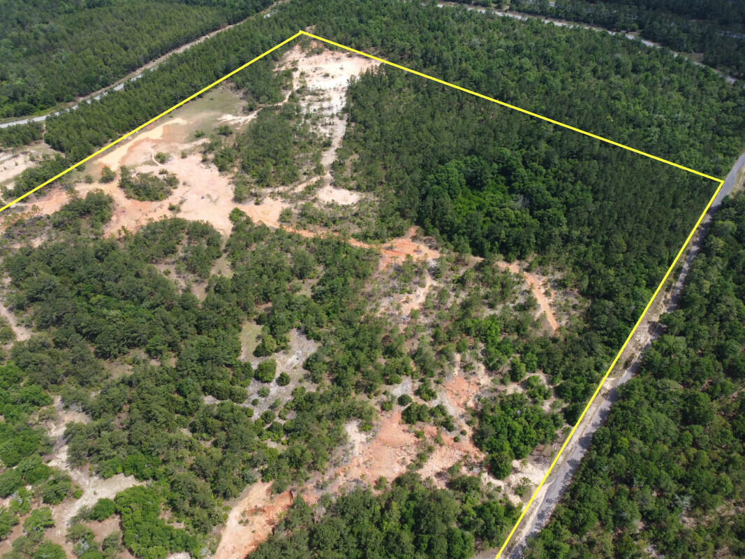 Say hello to your slice of secluded paradise! Enjoy your new 40 acres of partially wooded land, this buildable lot is zoned rural village and allows for SFH construction including tiny and mobile homes. There is a small, picturesque pond onsite, and great views as this parcel is 400 feet above sea level. Here you can enjoy hunting, and there is a fair bit of sellable timber on site. It is not within a flood zone. Access to the property is on Macedonia Church Rd and Ponderosa Trail. Power is located on the side of the lot, buyer will need to install septic and water.It is centrally located with east access, right off the I-10 and a short 10 minute drive to DeFuniak Springs. There are many activities in the area - especially for the water lover! It is located within 20 minutes of Vortex Springs Water Park and Morrison Springs County Park, and right up the road from Chautauqua Vineyards & Winery. Find yourself in Destin within 1 hour and 1 hr 45 minutes to Tallahassee!
APN 01-2N-18-09000-003-0000
This highly desirable property won't last, and is priced to sell! Reach out for directions to visit today!