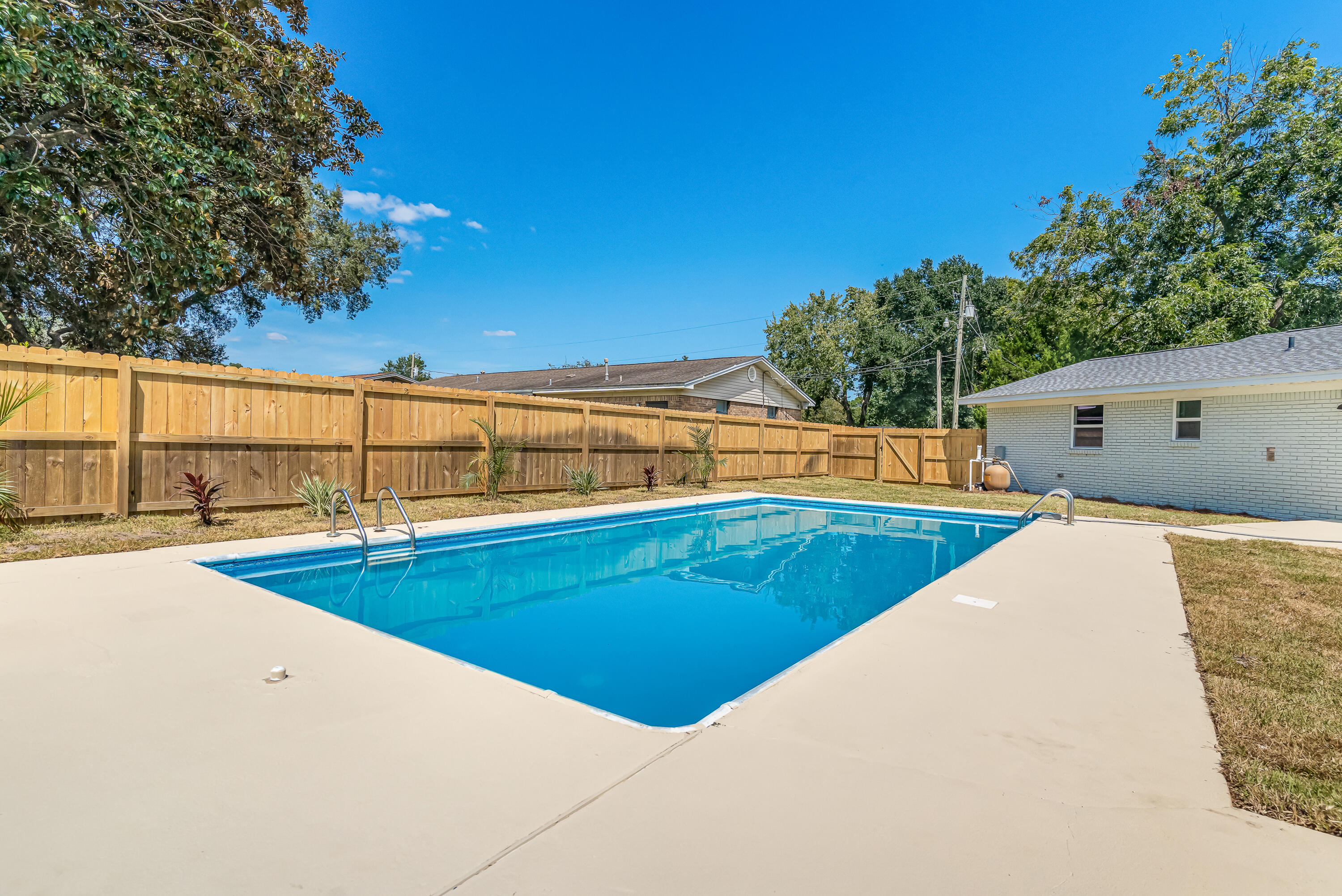 MIRAMAR ESTATES 3RD ADDN - Residential